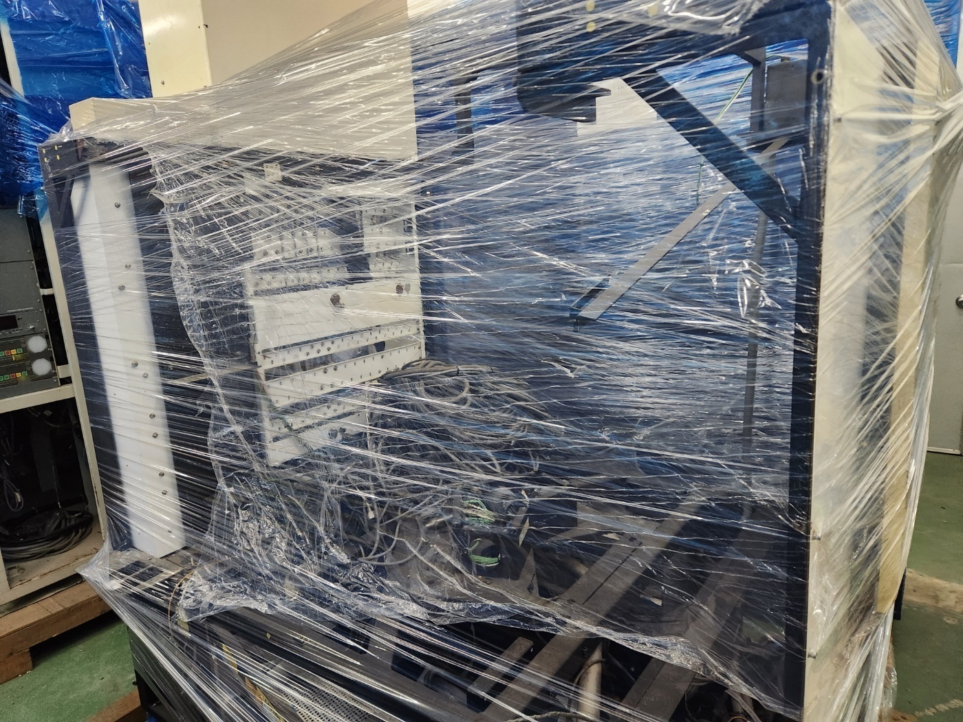 フォト（写真） 使用される AMAT / APPLIED MATERIALS P5000E Chamber frame 販売のために