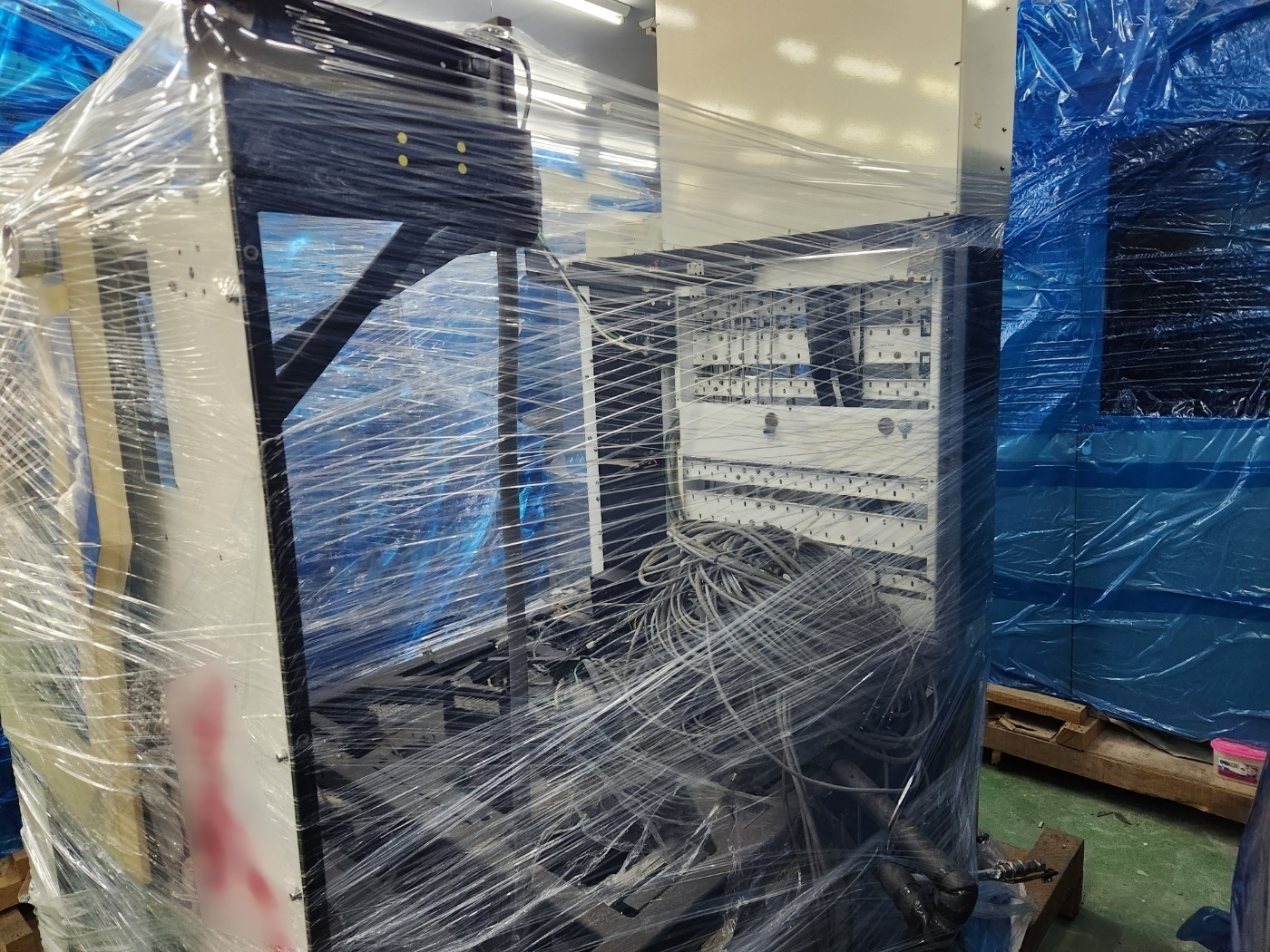 フォト（写真） 使用される AMAT / APPLIED MATERIALS P5000E Chamber frame 販売のために