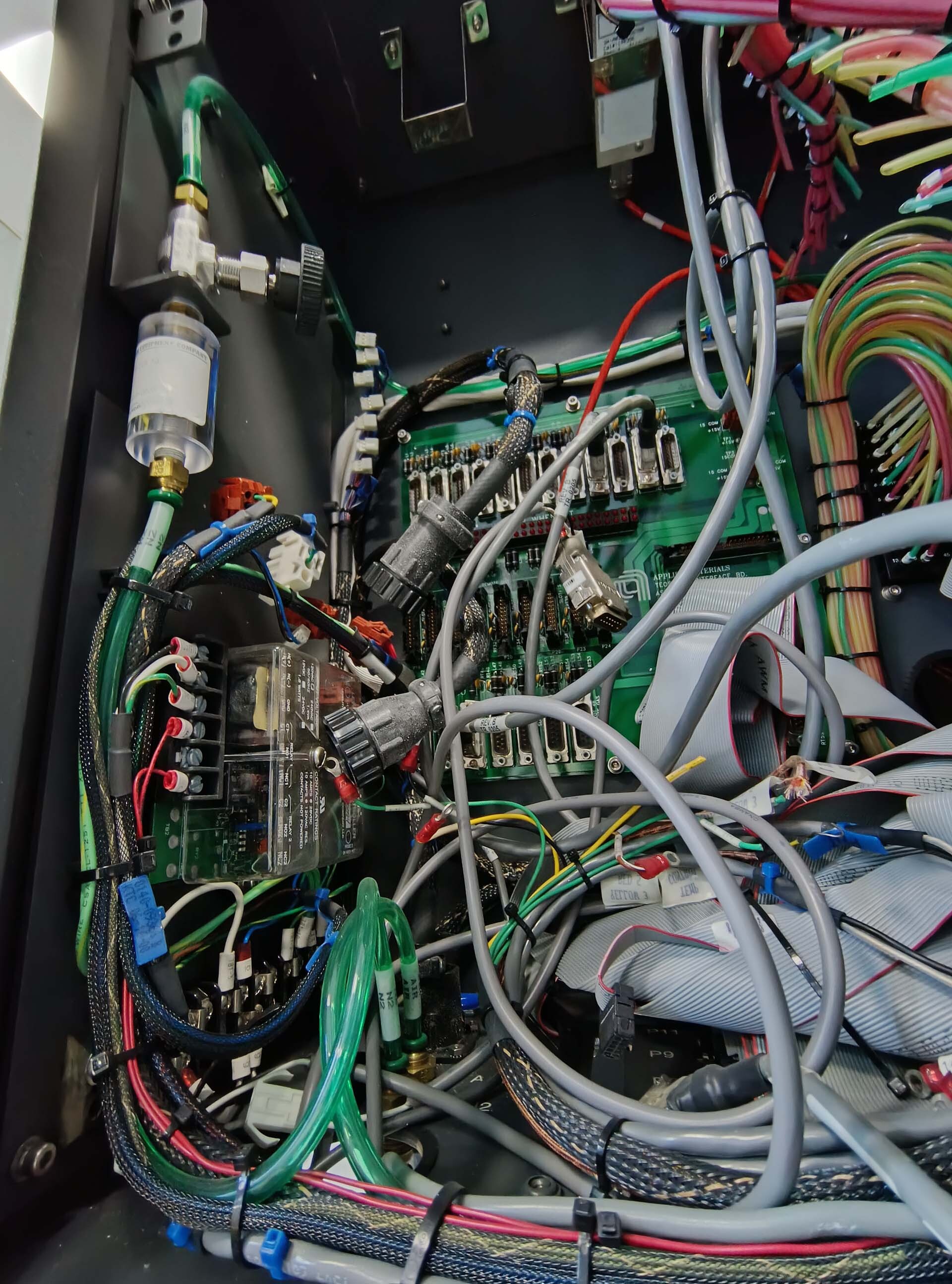 フォト（写真） 使用される AMAT / APPLIED MATERIALS P5000 Mark II-J 販売のために