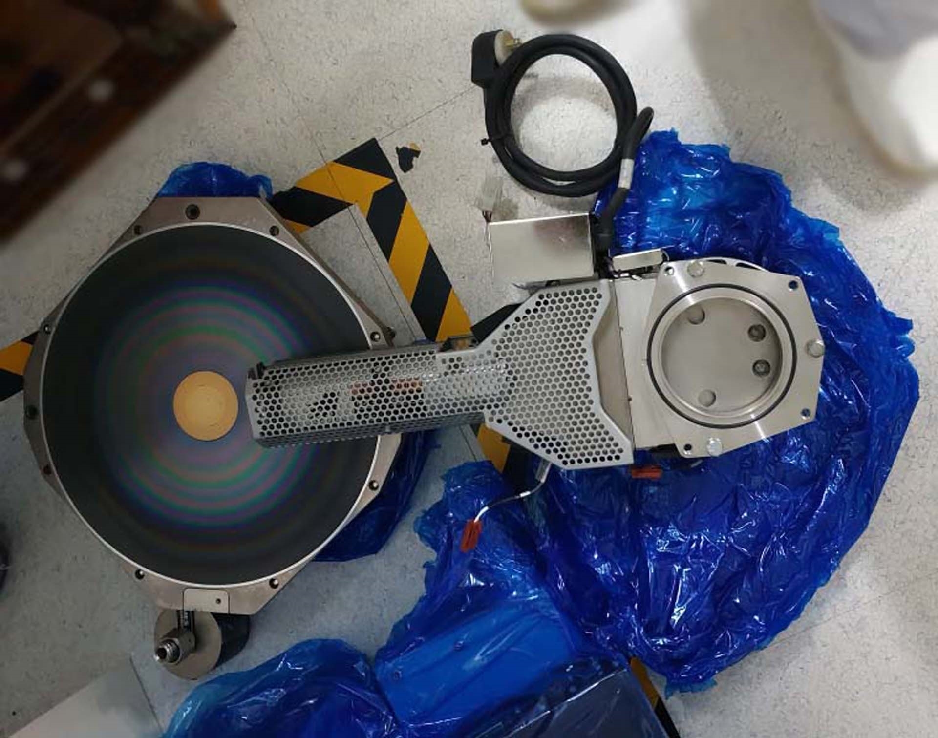 Photo Used AMAT / APPLIED MATERIALS R2 Chamber for P5000 For Sale