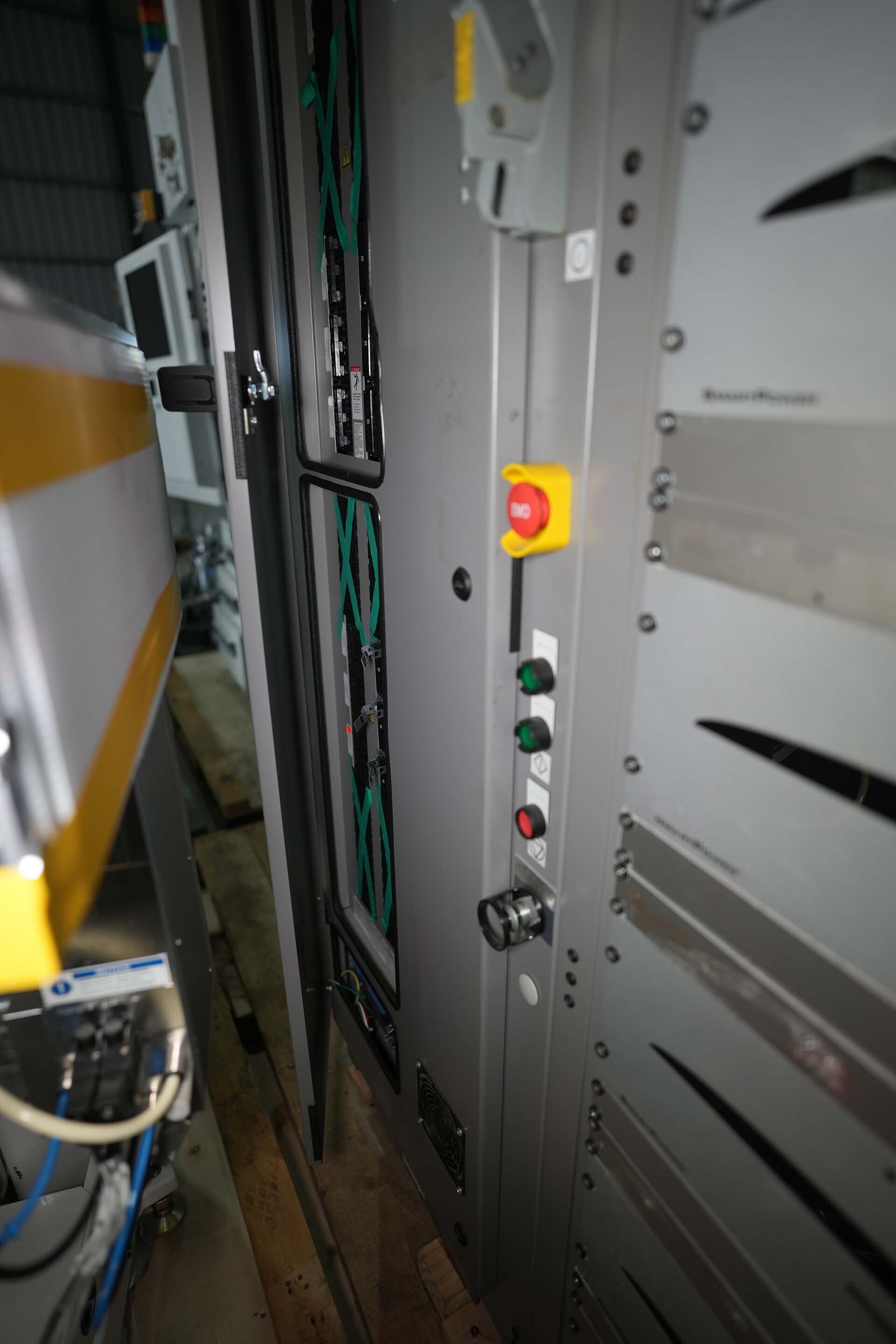 Foto Verwendet AMAT / APPLIED MATERIALS Microwave Zum Verkauf