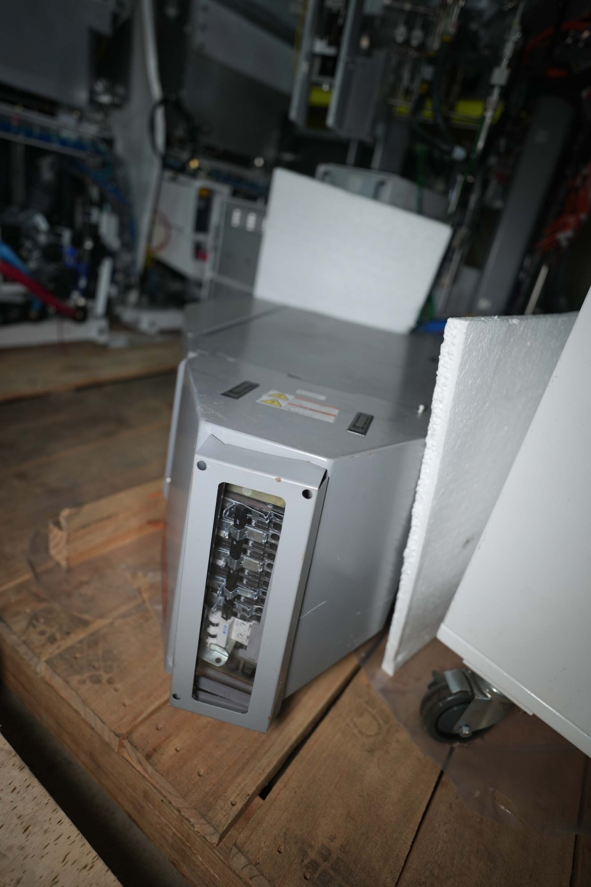 Foto Verwendet AMAT / APPLIED MATERIALS Microwave Zum Verkauf
