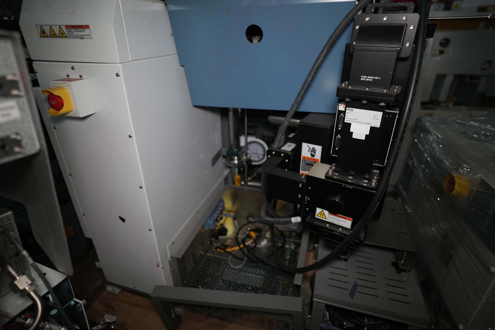 Foto Verwendet AMAT / APPLIED MATERIALS Microwave Zum Verkauf