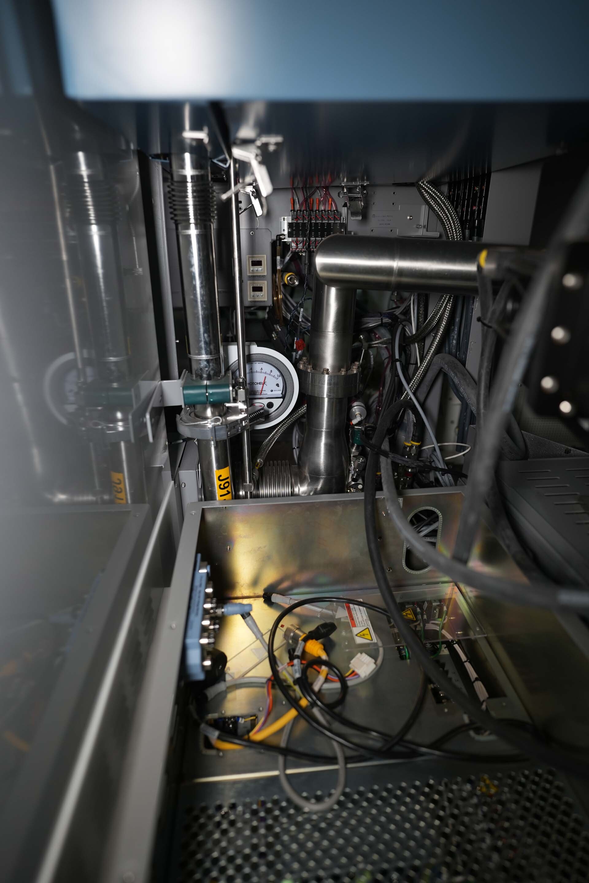 Foto Verwendet AMAT / APPLIED MATERIALS Microwave Zum Verkauf