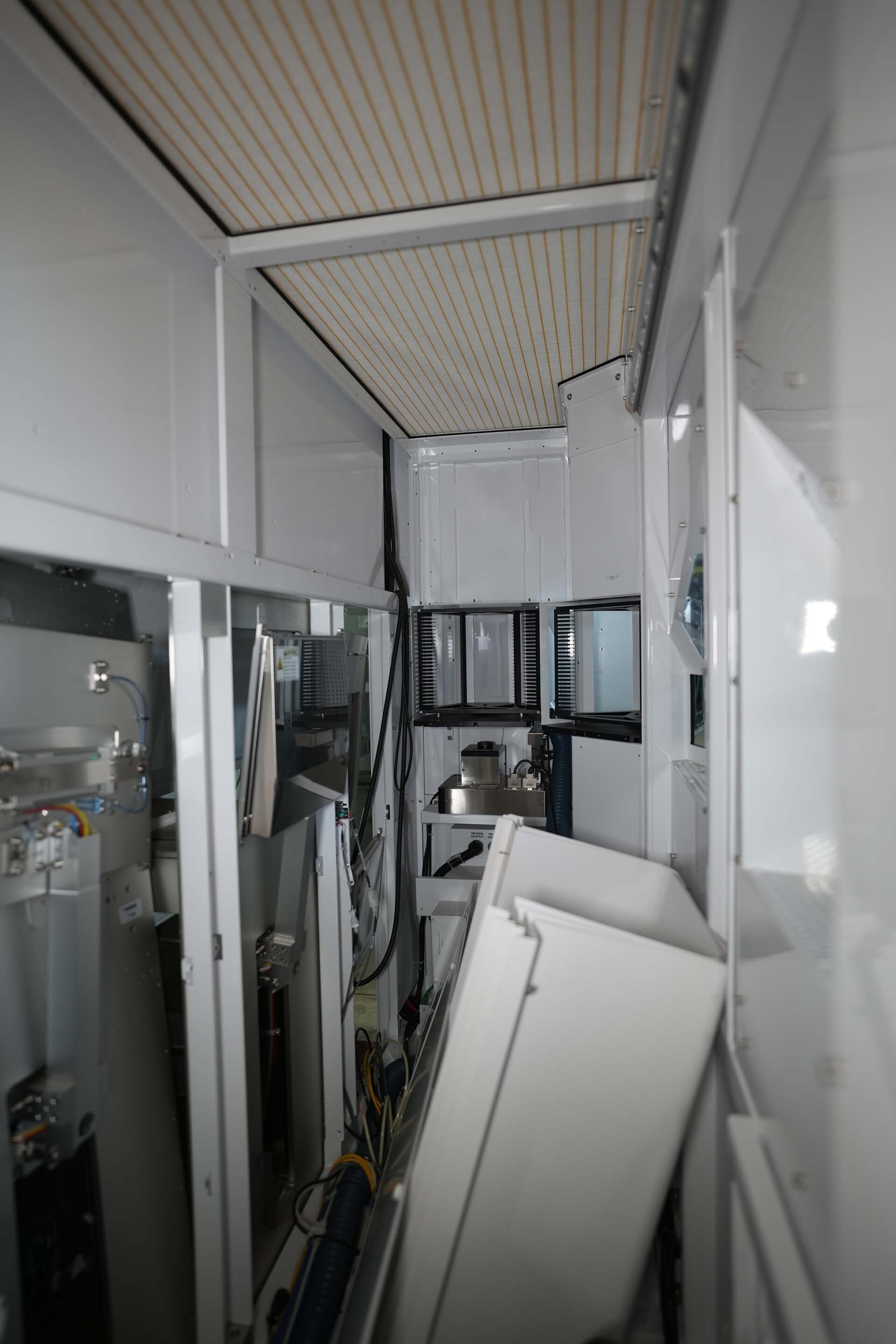 Foto Verwendet AMAT / APPLIED MATERIALS Microwave Zum Verkauf