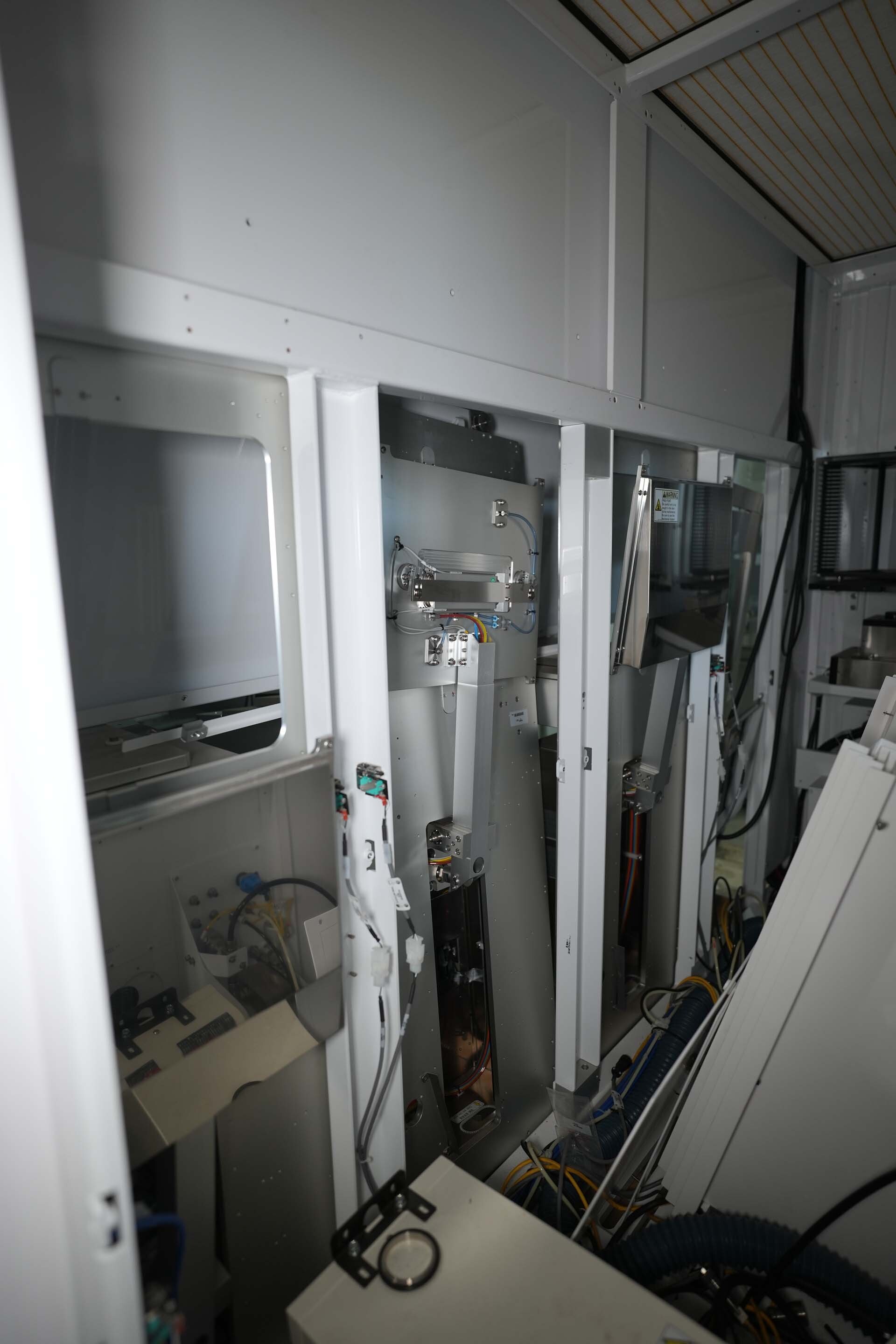 Foto Verwendet AMAT / APPLIED MATERIALS Microwave Zum Verkauf