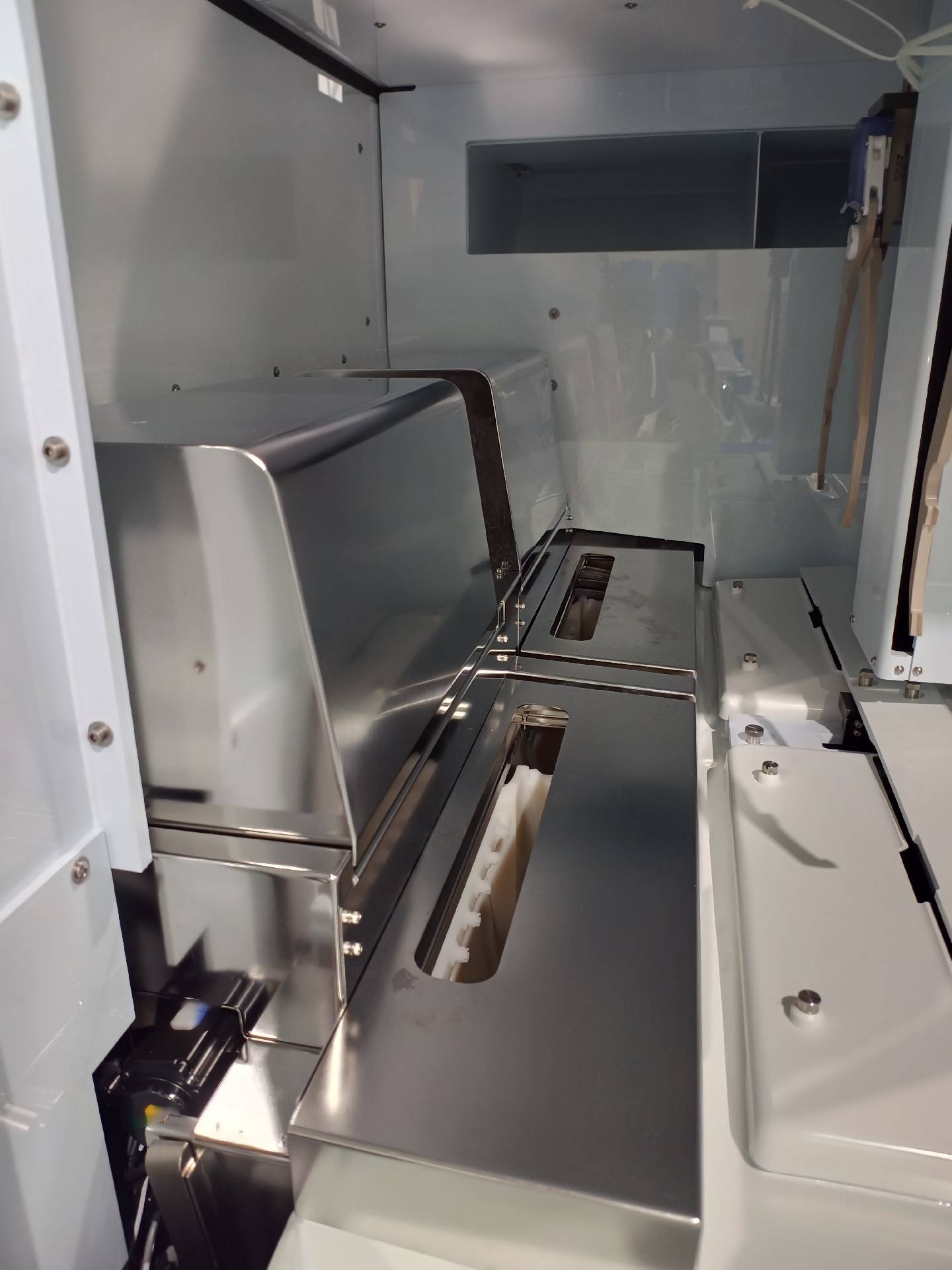 사진 사용됨 AMAT / APPLIED MATERIALS Reflexion LK Prime 판매용