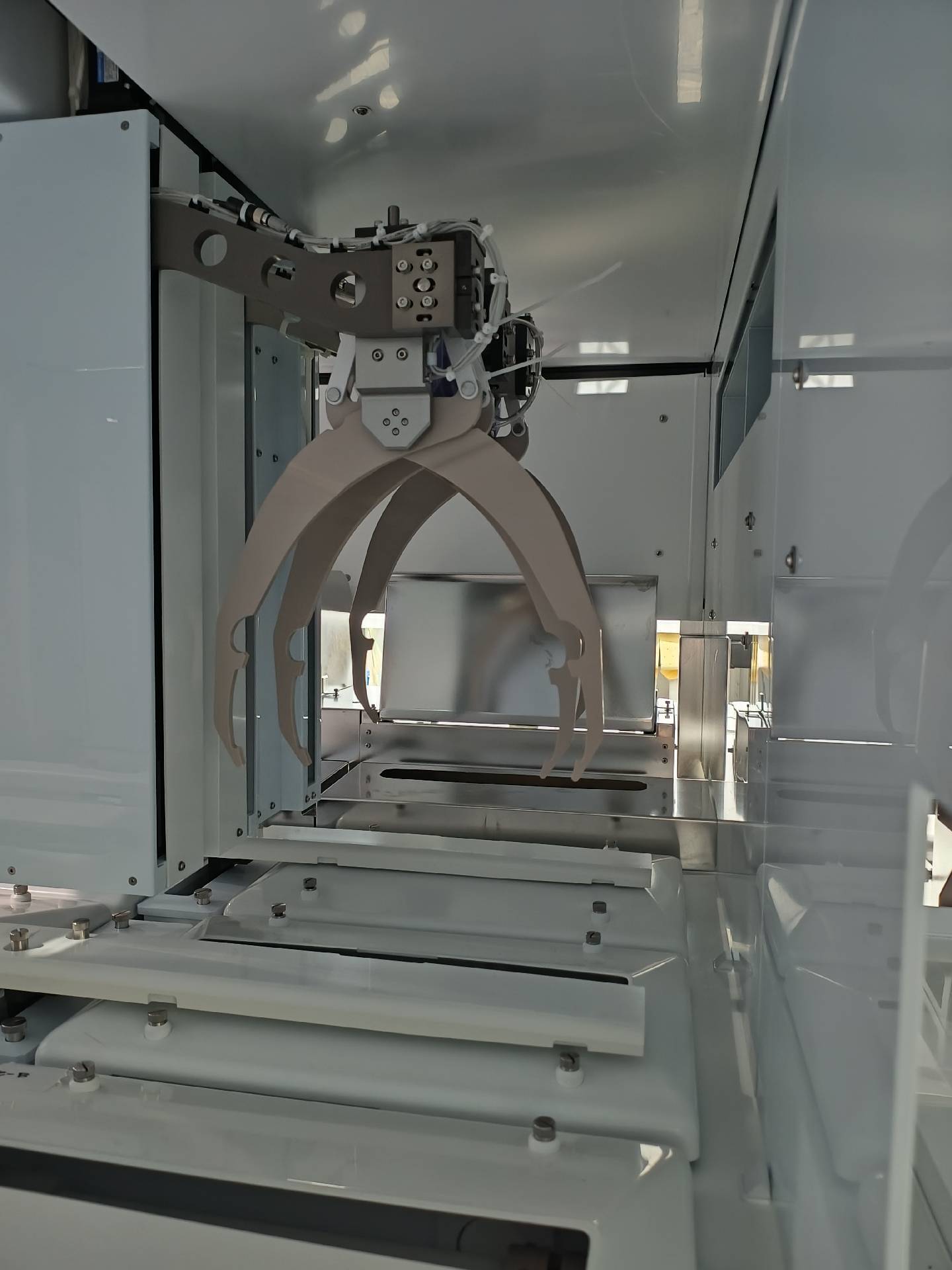 사진 사용됨 AMAT / APPLIED MATERIALS Reflexion LK Prime 판매용
