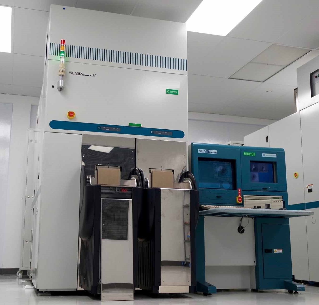 Photo Used AMAT / APPLIED MATERIALS SemVision CX DR-300 For Sale