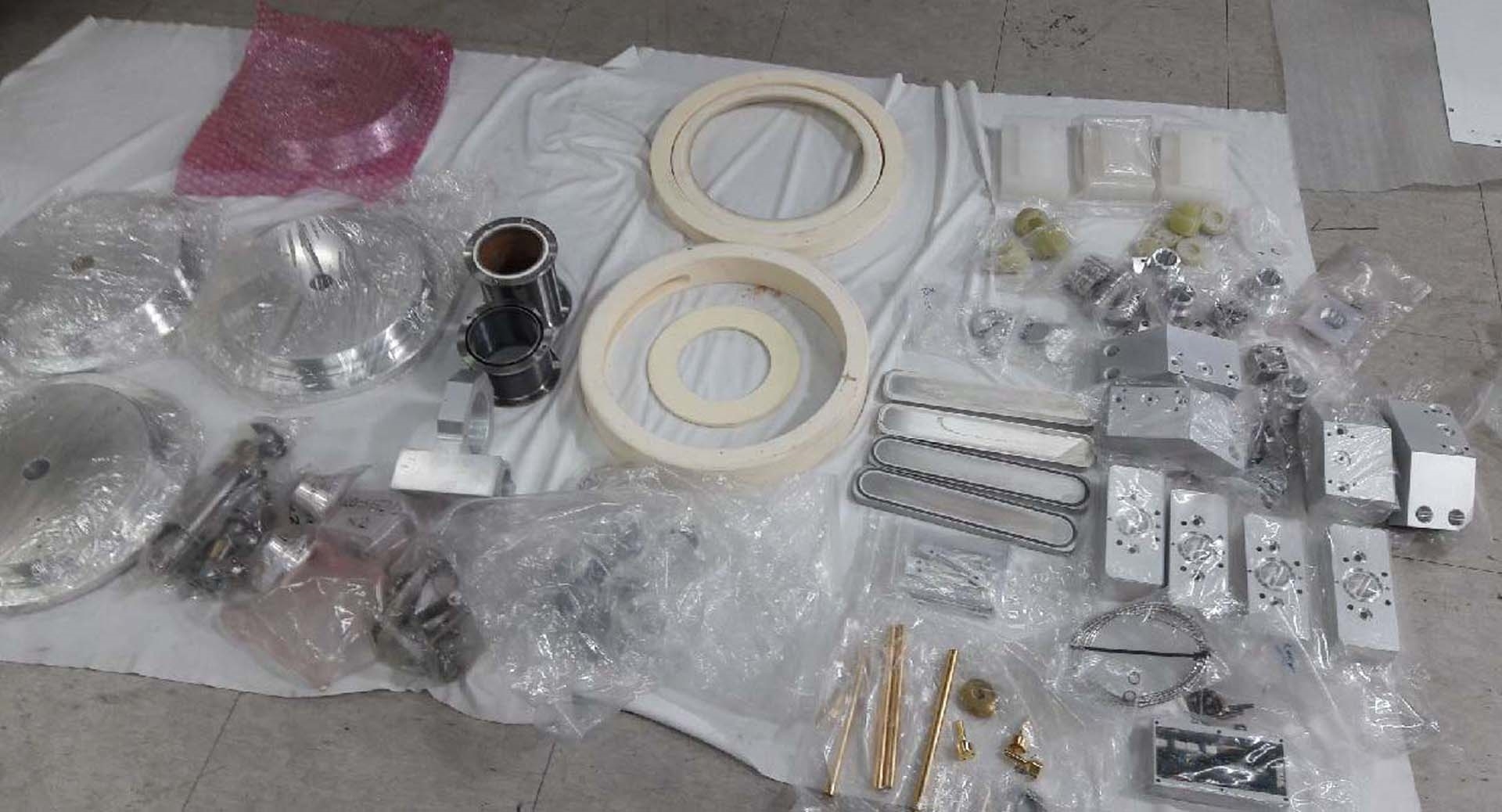 Photo Used AMAT / APPLIED MATERIALS Spare parts for DxZ Chamber For Sale