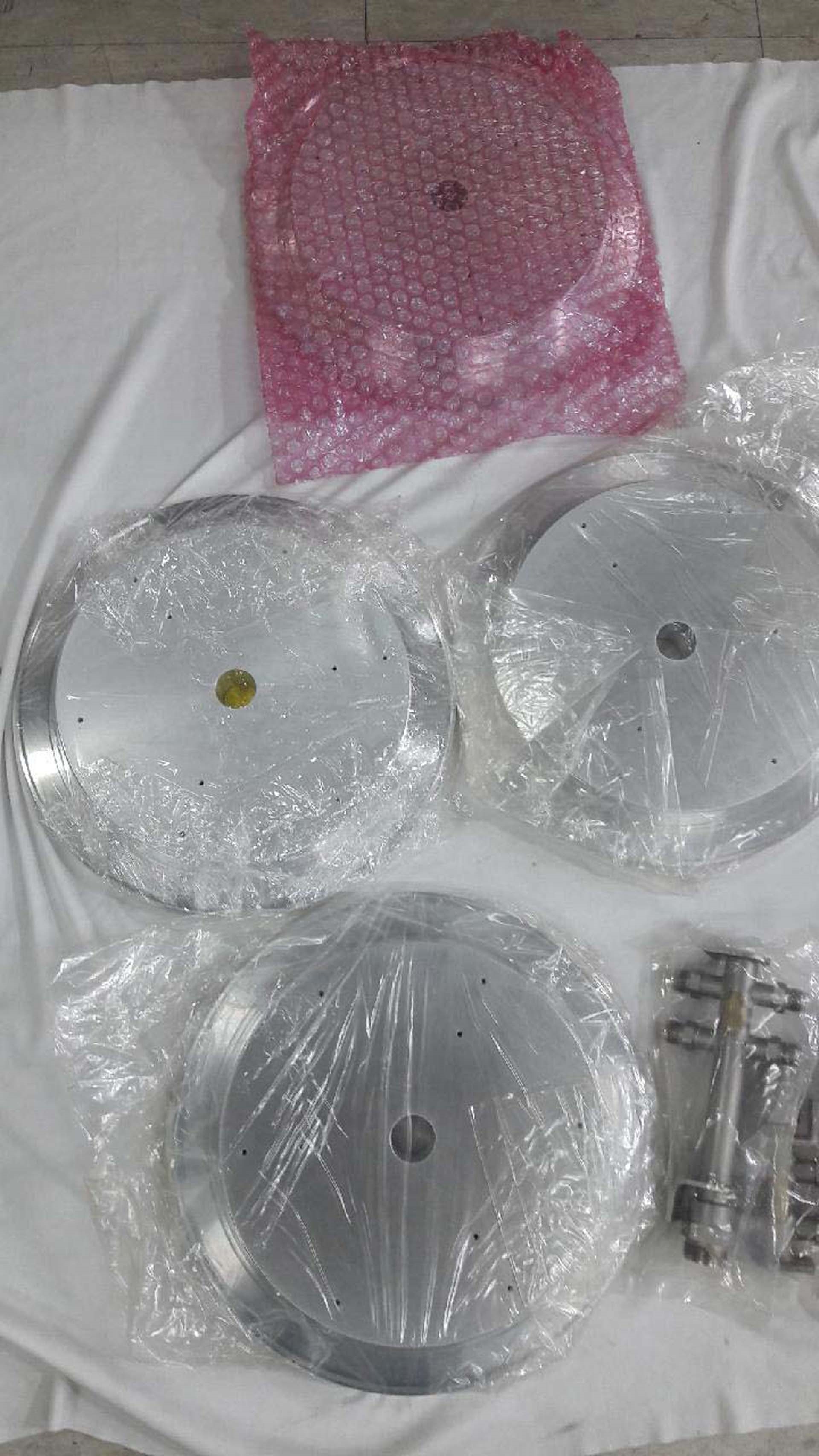 Foto Verwendet AMAT / APPLIED MATERIALS Spare parts for DxZ Chamber Zum Verkauf