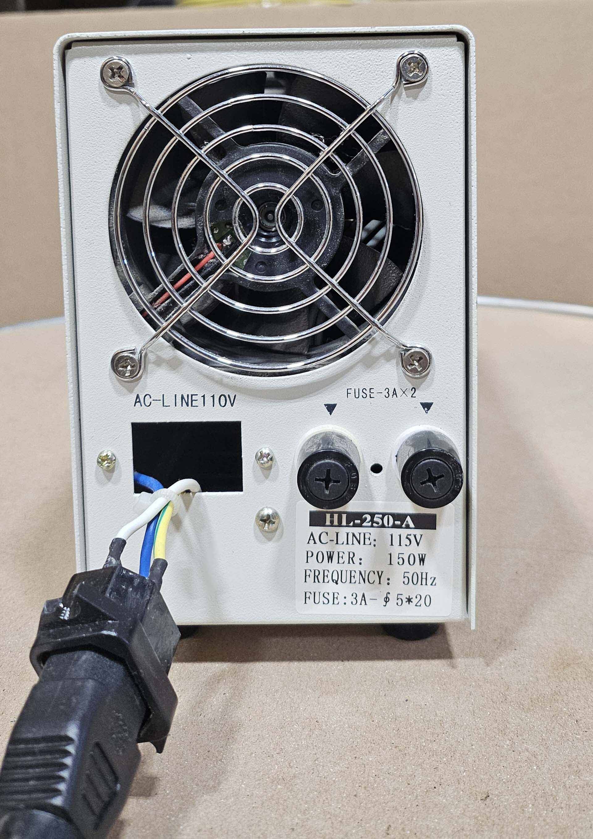 フォト（写真） 使用される AMSCOPE Fiber optic illuminator 販売のために