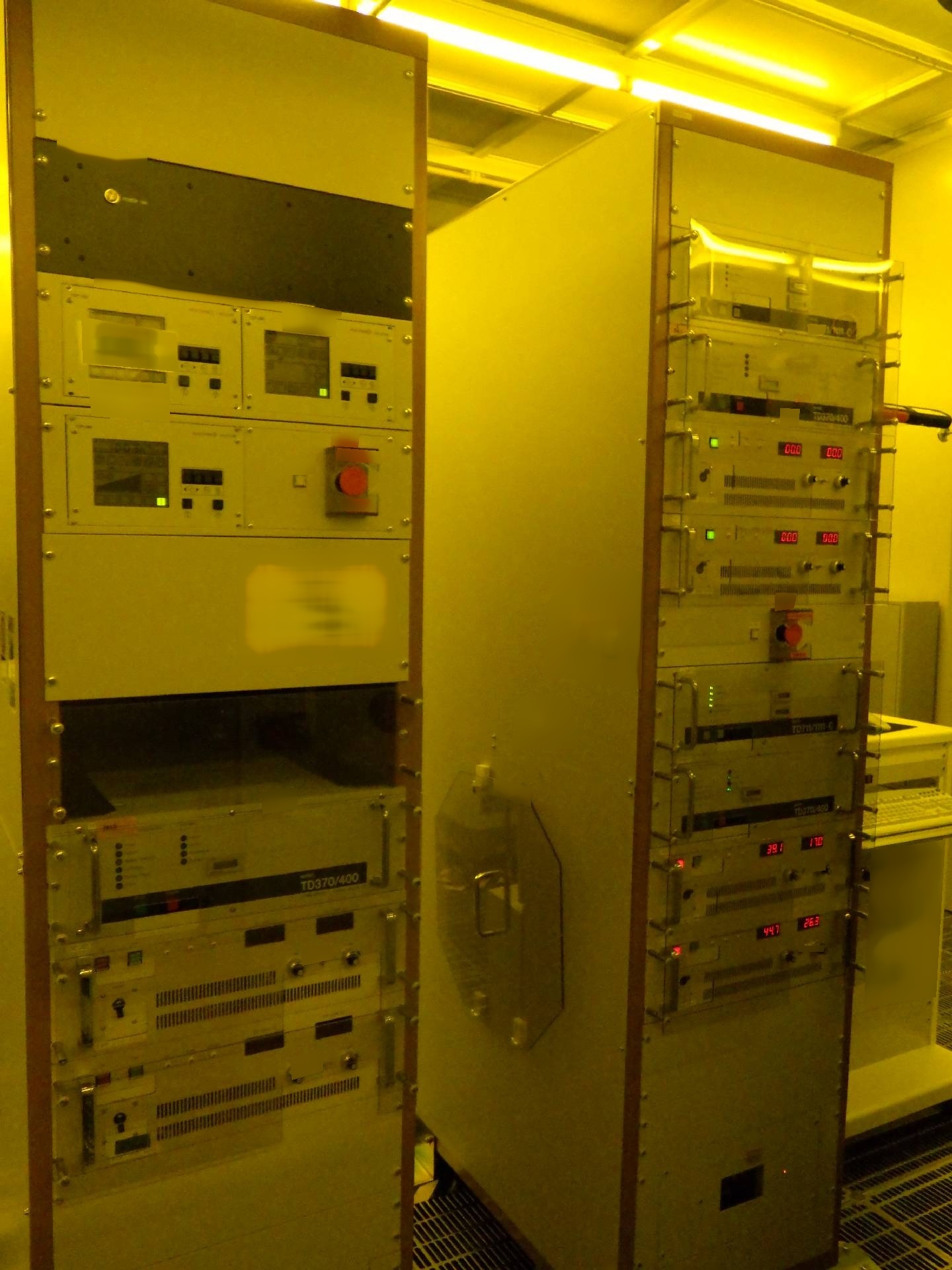 Photo Used ANELVA I 2100 SRE For Sale