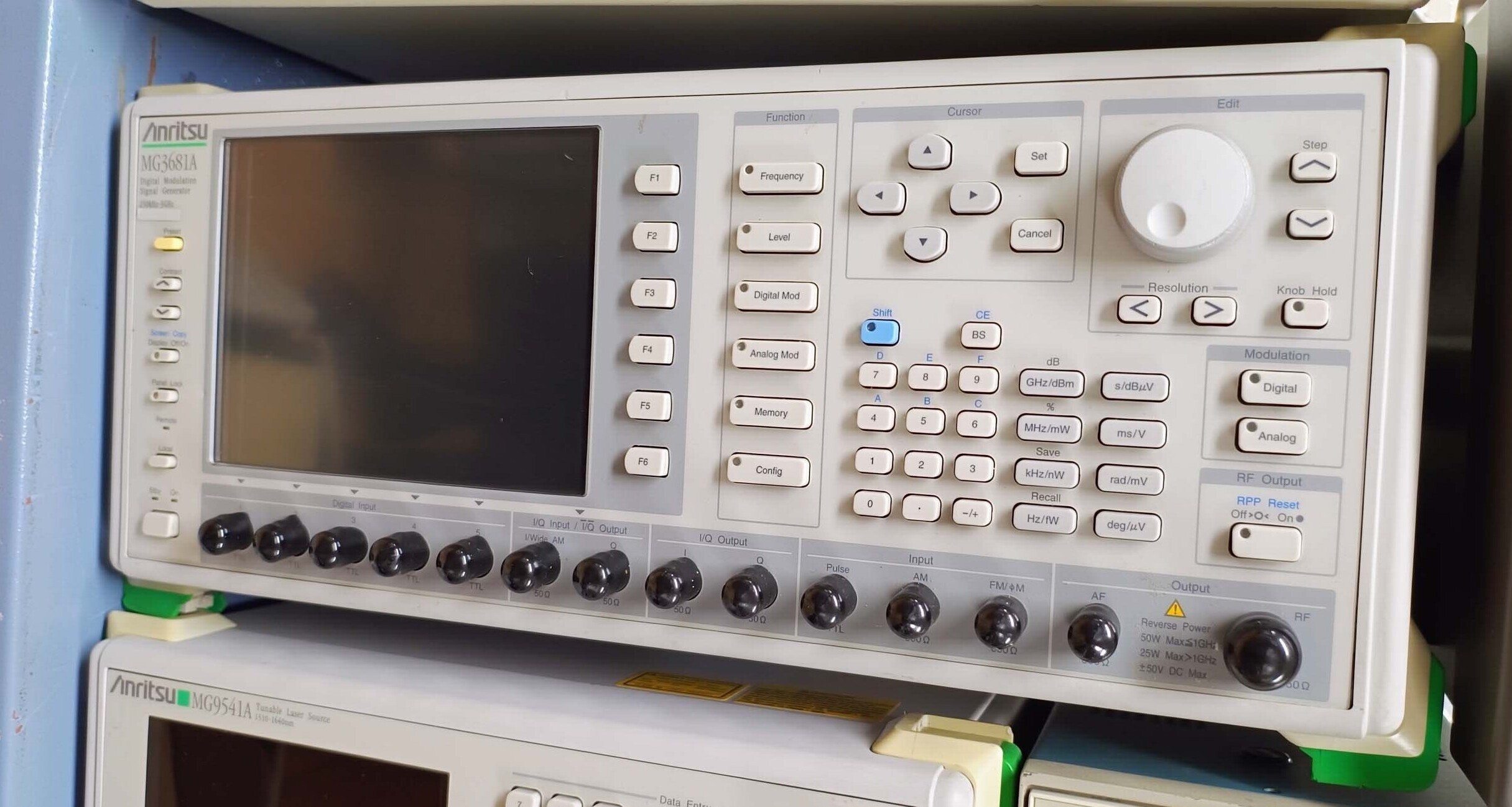사진 사용됨 ANRITSU MG 3681A 판매용