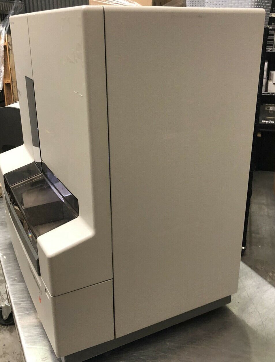 Photo Used APPLIED BIOSYSTEMS / ABI / HITACHI 3130 XL For Sale