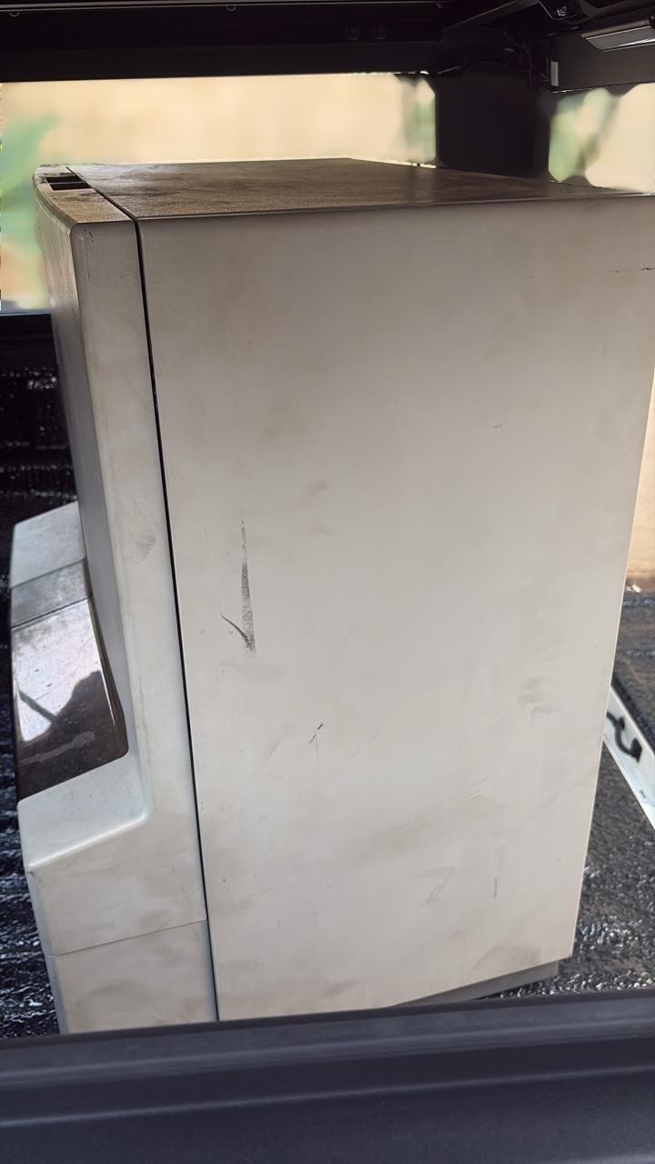Photo Used APPLIED BIOSYSTEMS / ABI / HITACHI 3130 XL For Sale