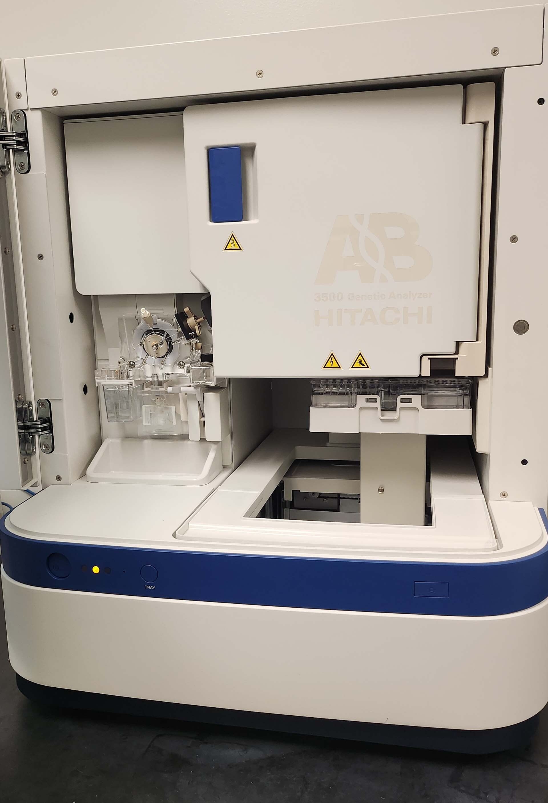 Foto Verwendet APPLIED BIOSYSTEMS / ABI / HITACHI 3500XL Zum Verkauf