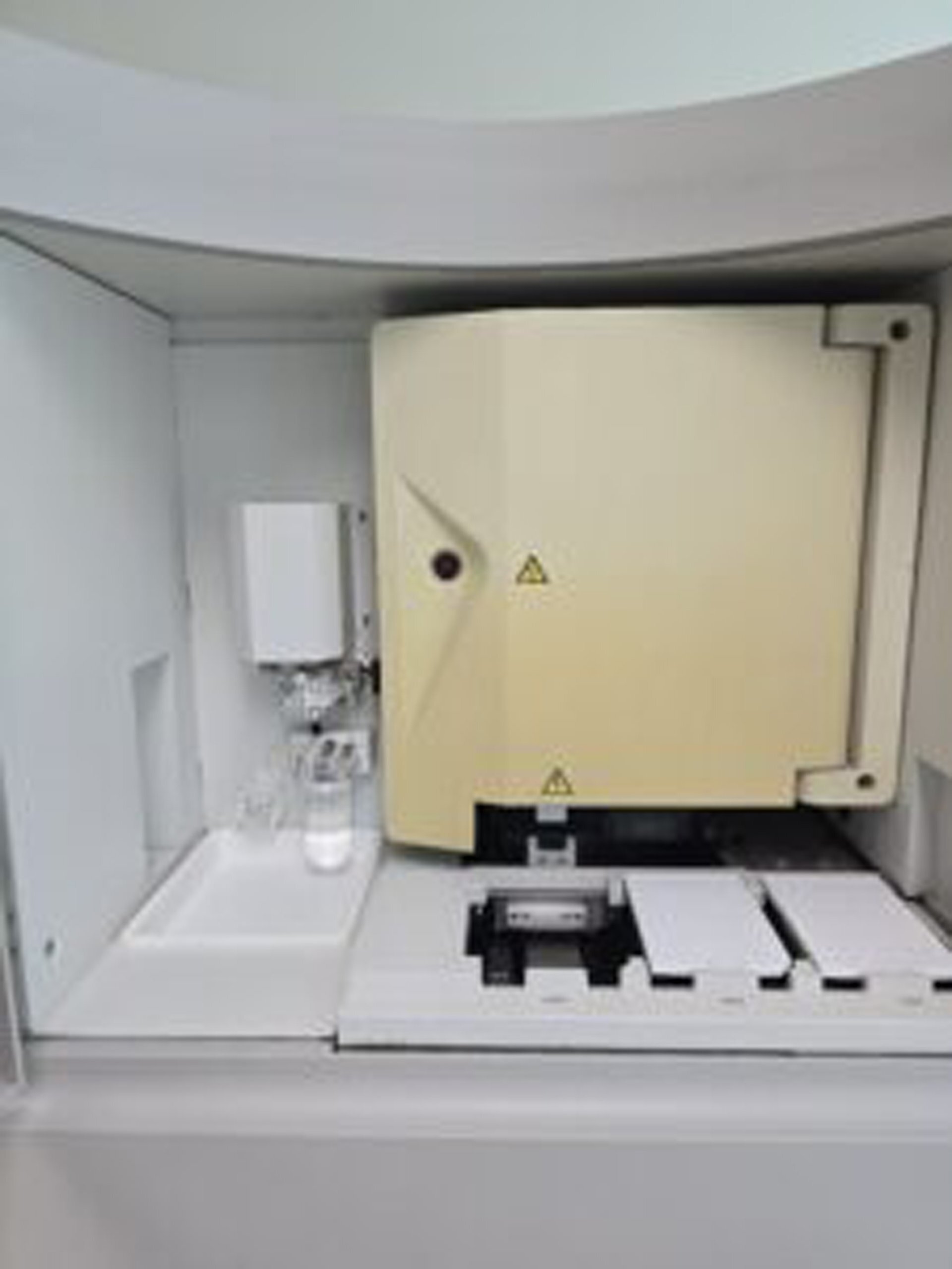 사진 사용됨 APPLIED BIOSYSTEMS / ABI / MDS SCIEX 3730XL 판매용