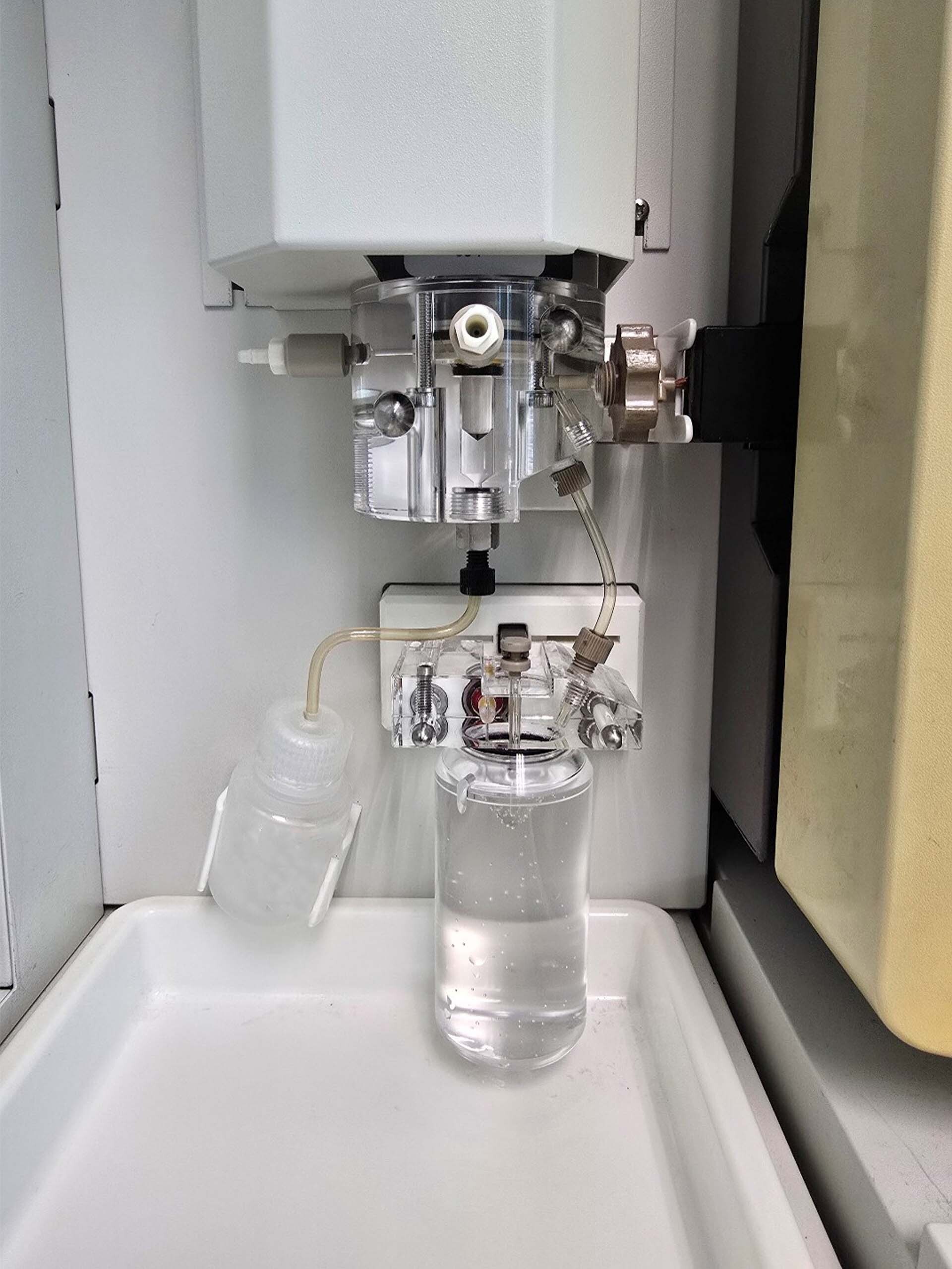 사진 사용됨 APPLIED BIOSYSTEMS / ABI / MDS SCIEX 3730XL 판매용