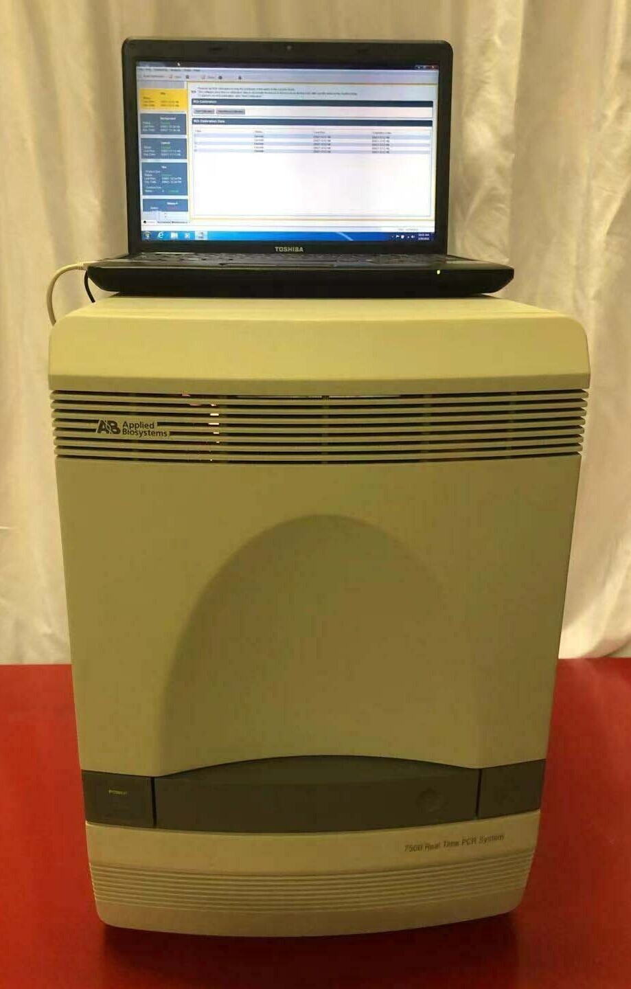 Photo Used APPLIED BIOSYSTEMS / ABI / MDS SCIEX 7500 Fast For Sale