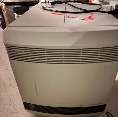 Photo Utilisé APPLIED BIOSYSTEMS / ABI / MDS SCIEX 7900 HT À vendre