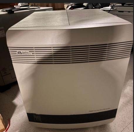 Photo Utilisé APPLIED BIOSYSTEMS / ABI / MDS SCIEX 7900 HT À vendre