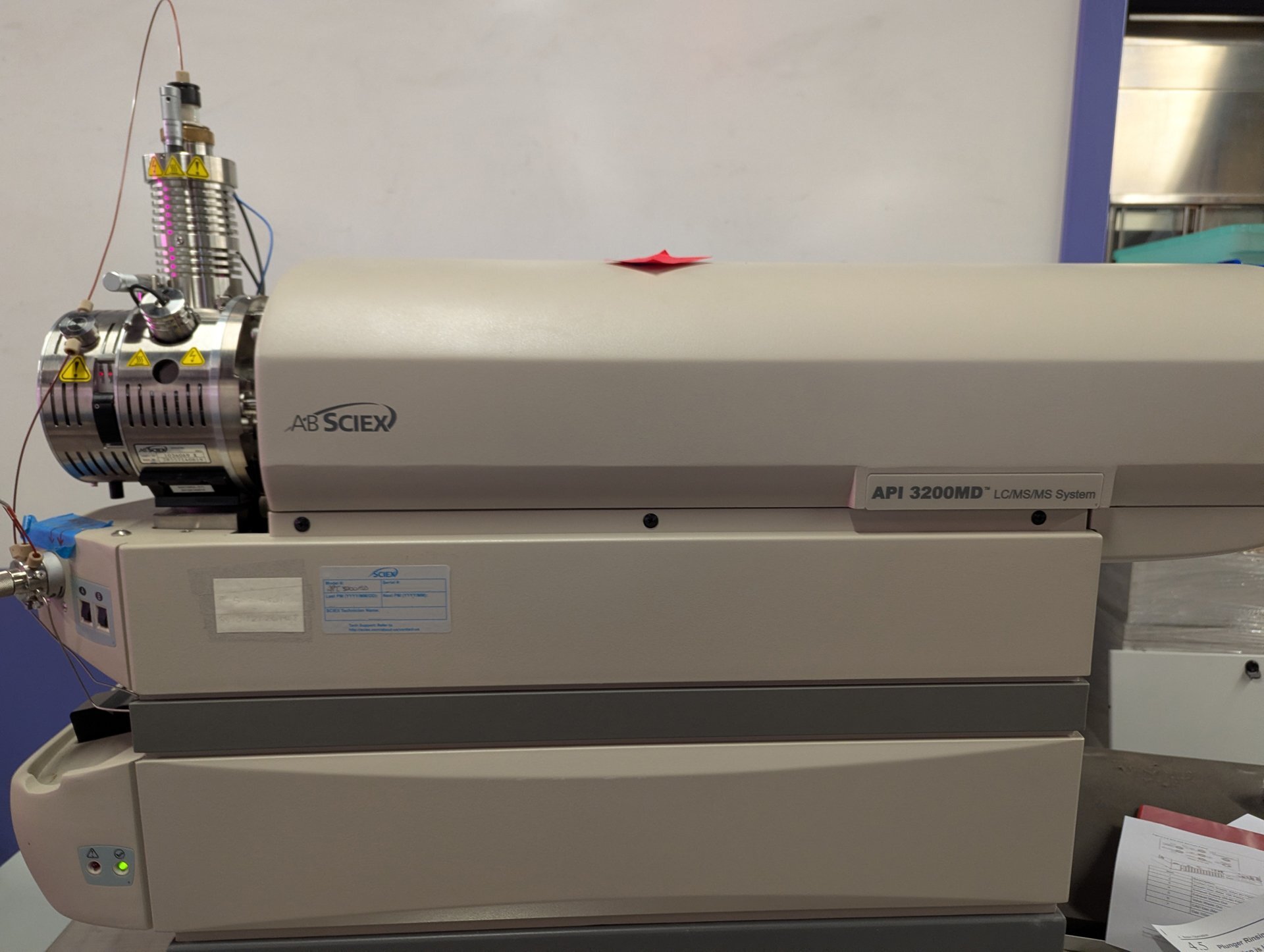 フォト（写真） 使用される APPLIED BIOSYSTEMS / ABI / MDS SCIEX API 3200 MD 販売のために