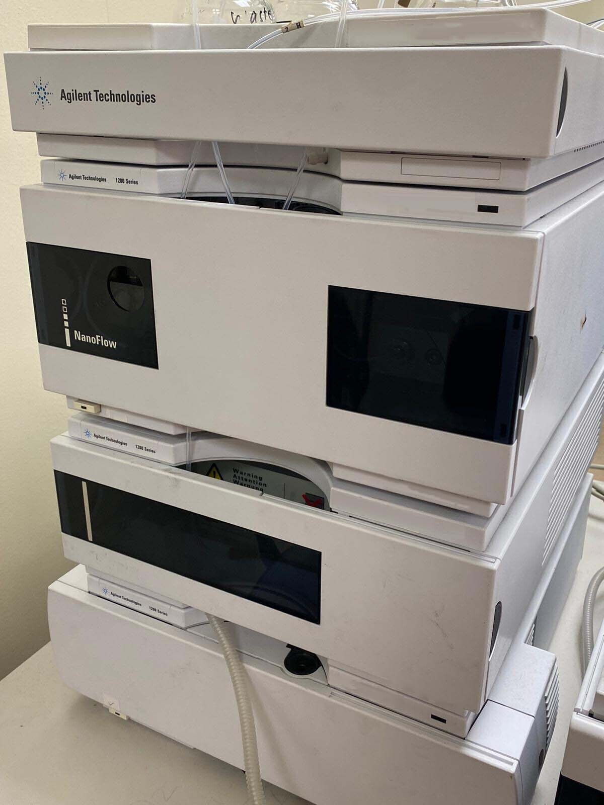 Photo Used APPLIED BIOSYSTEMS / ABI / MDS SCIEX QStar XL For Sale