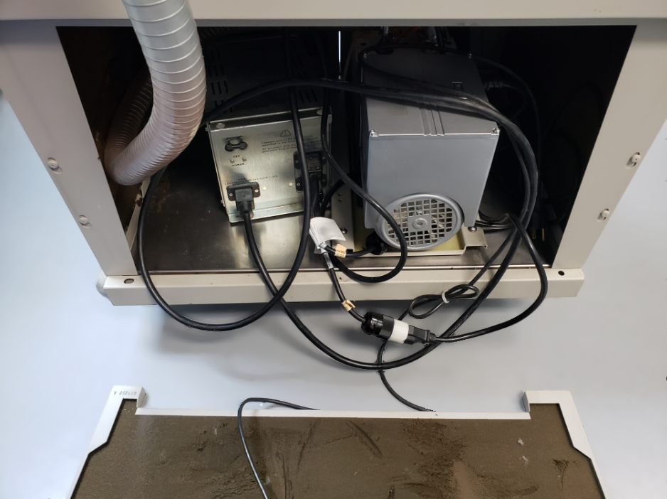 Photo Used APPLIED BIOSYSTEMS / ABI / MDS SCIEX Qtrap 3200 For Sale
