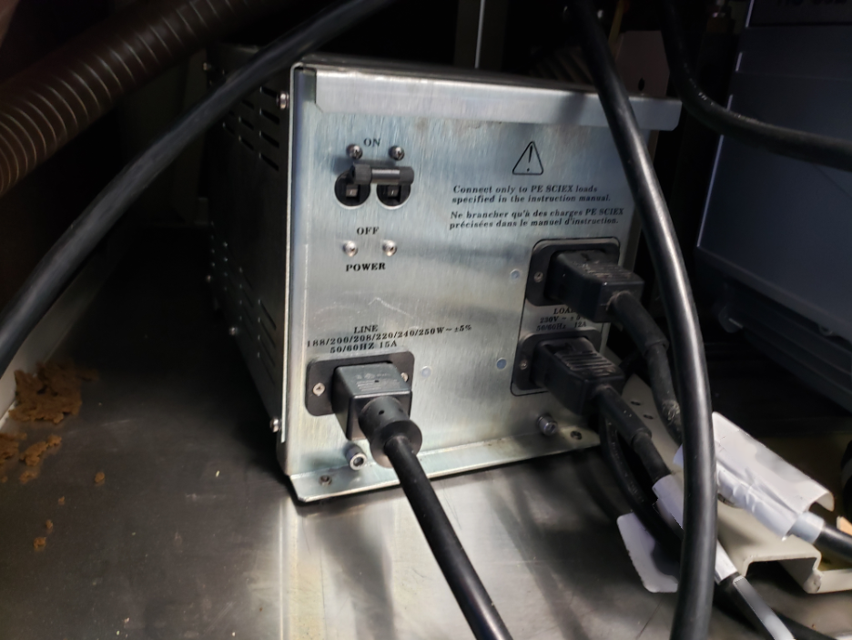 Photo Used APPLIED BIOSYSTEMS / ABI / MDS SCIEX Qtrap 3200 For Sale