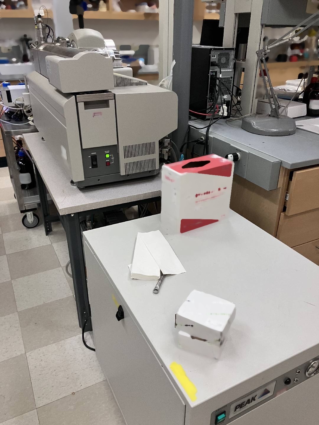 Photo Used APPLIED BIOSYSTEMS / ABI / MDS SCIEX Qtrap 4000 For Sale