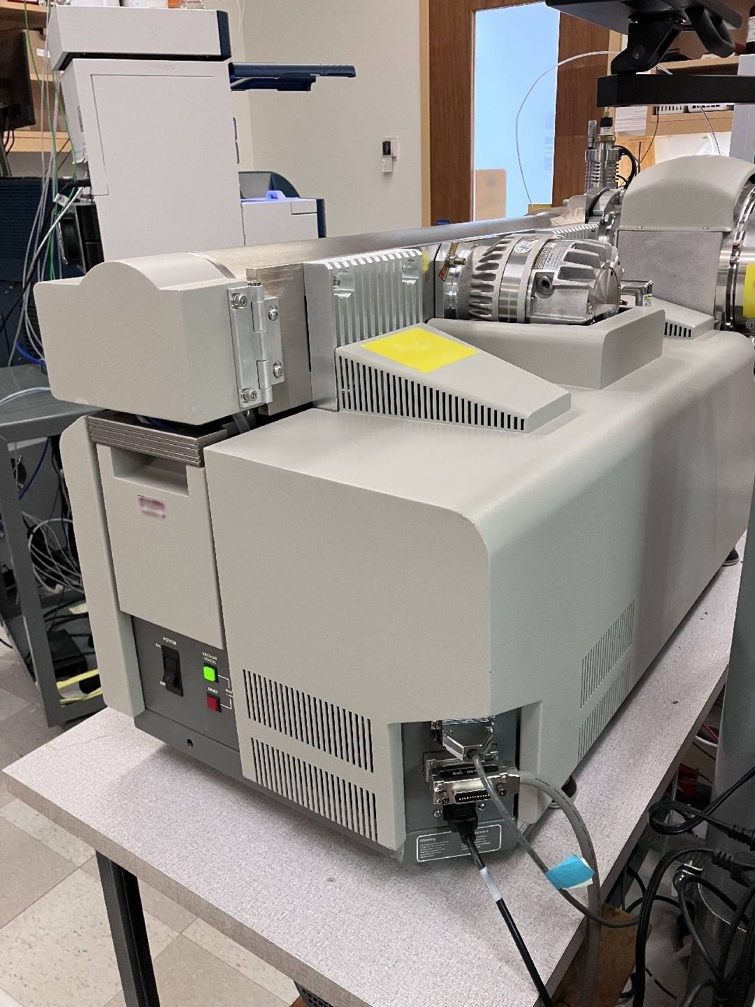 Photo Used APPLIED BIOSYSTEMS / ABI / MDS SCIEX Qtrap 4000 For Sale