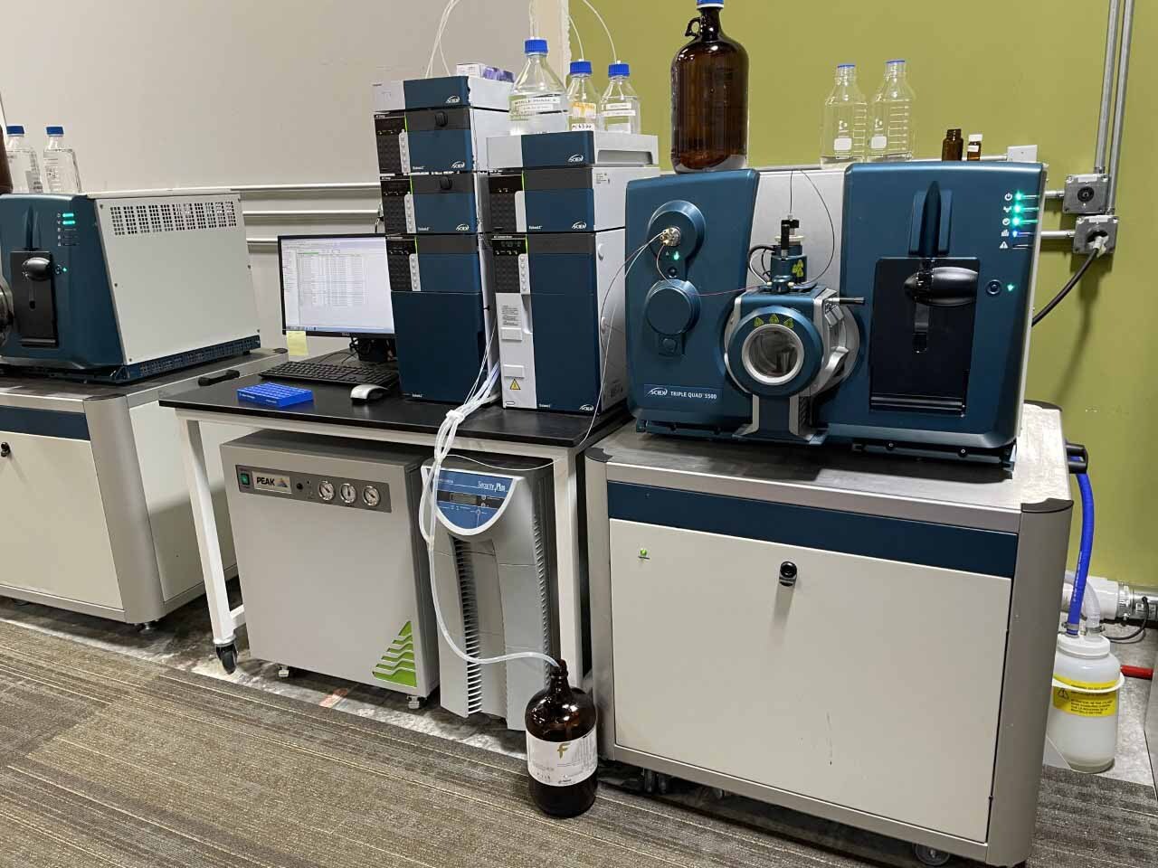 Photo Used APPLIED BIOSYSTEMS / ABI / MDS SCIEX Triple Quad 5500 For Sale