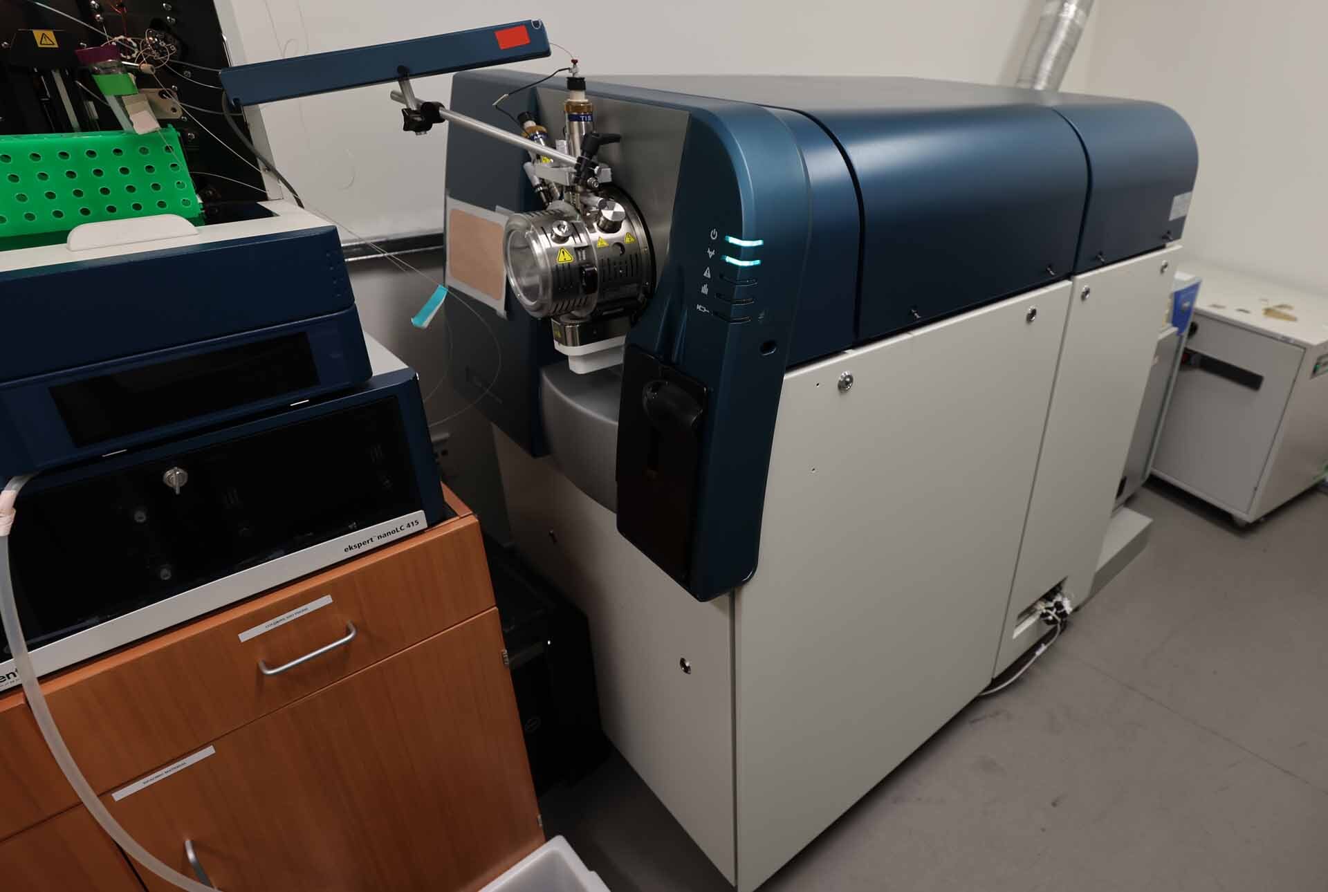 Photo Used APPLIED BIOSYSTEMS / ABI / MDS SCIEX Triple TOF 6600 For Sale