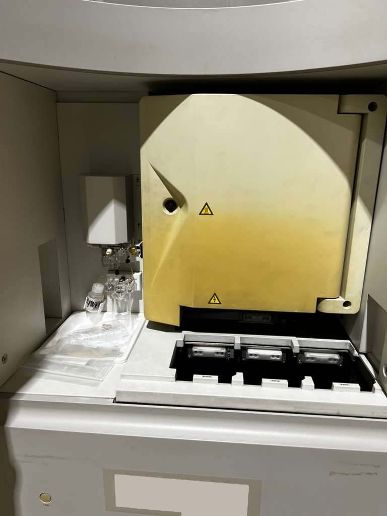 Foto Verwendet APPLIED BIOSYSTEMS / ABI / MDS SCIEX 3730XL Zum Verkauf