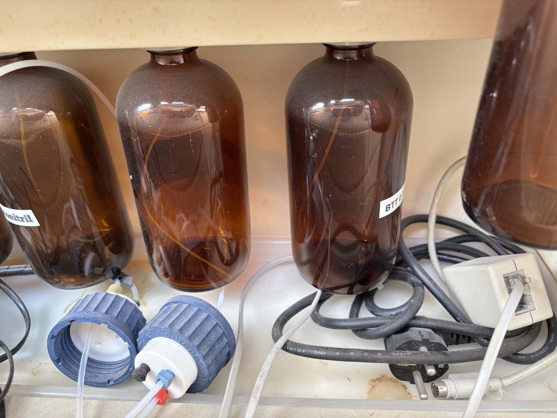 Photo Used APPLIED BIOSYSTEMS / ABI 392 / 394 For Sale