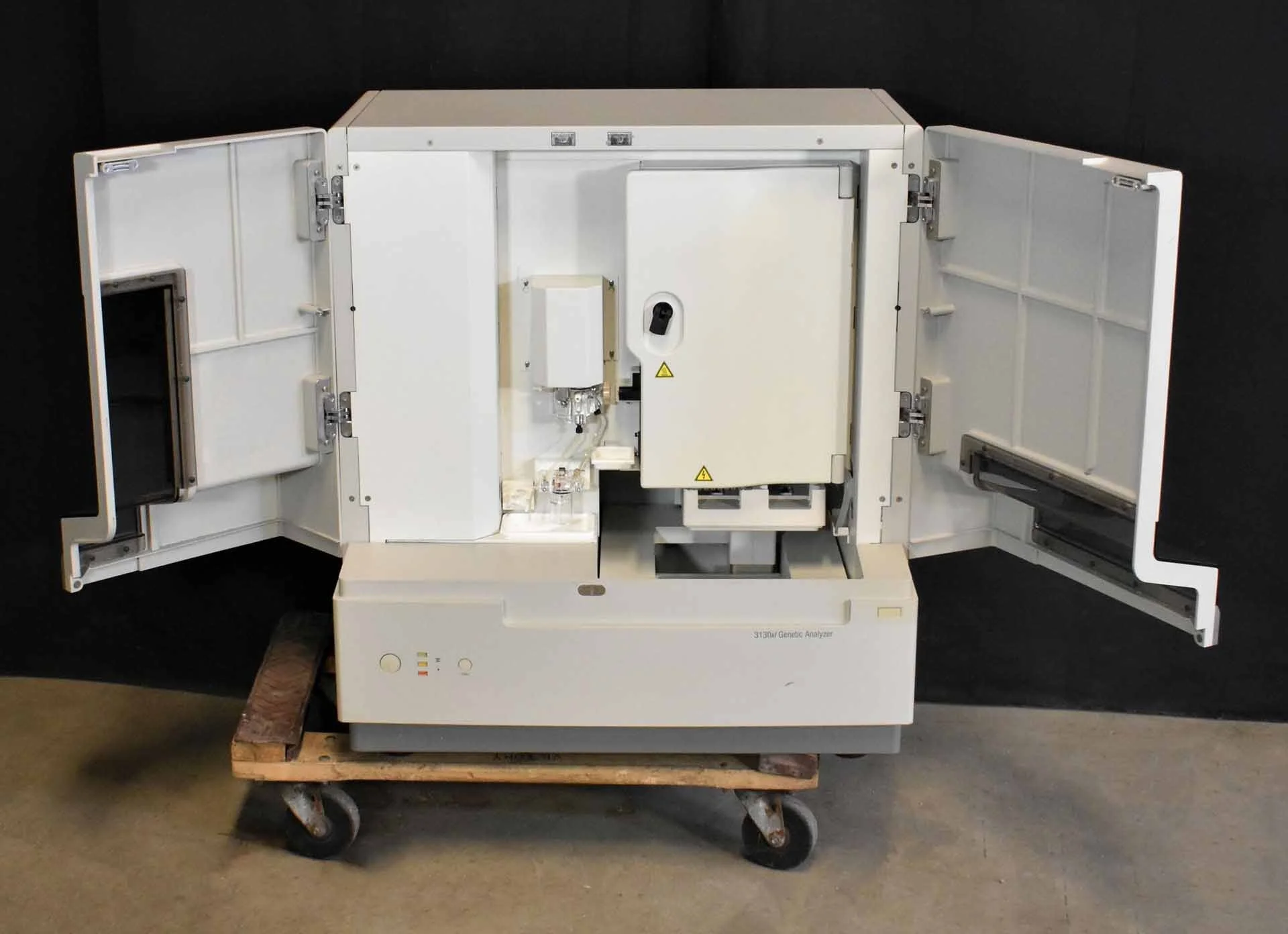 APPLIED BIOSYSTEMS / HITACHI / ABI 3130 XL Spectrometer used for sale price  #293610655 > buy from CAE