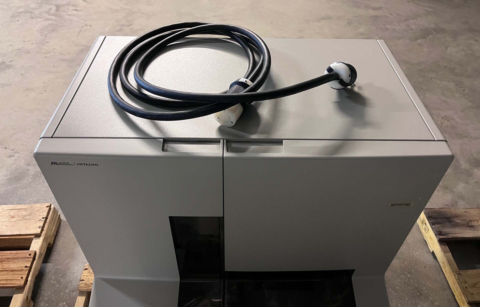 圖為 已使用的 APPLIED BIOSYSTEMS / HITACHI / ABI 3130 XL / 3100 待售