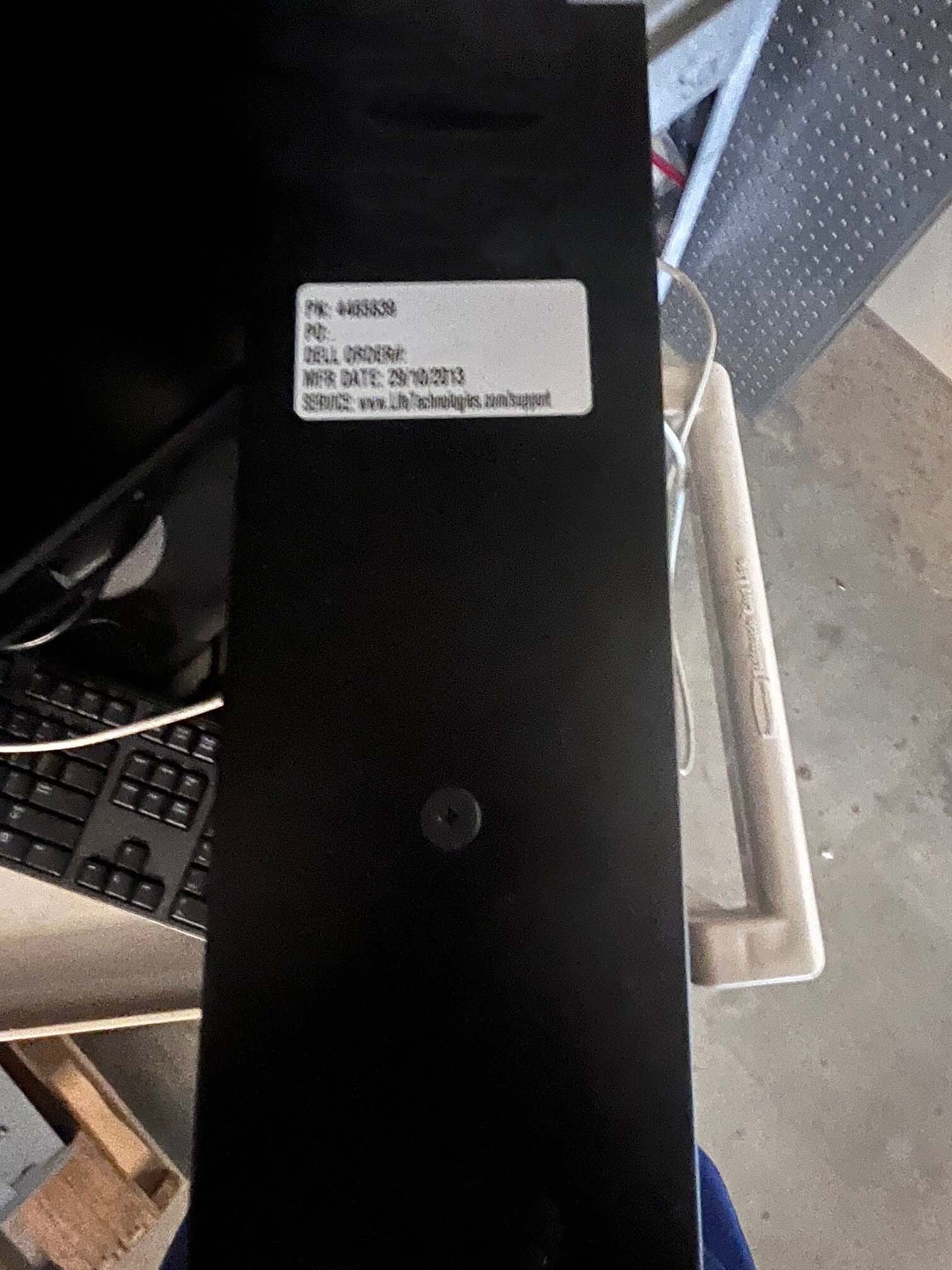 圖為 已使用的 APPLIED BIOSYSTEMS / HITACHI / ABI 3130 XL / 3100 待售