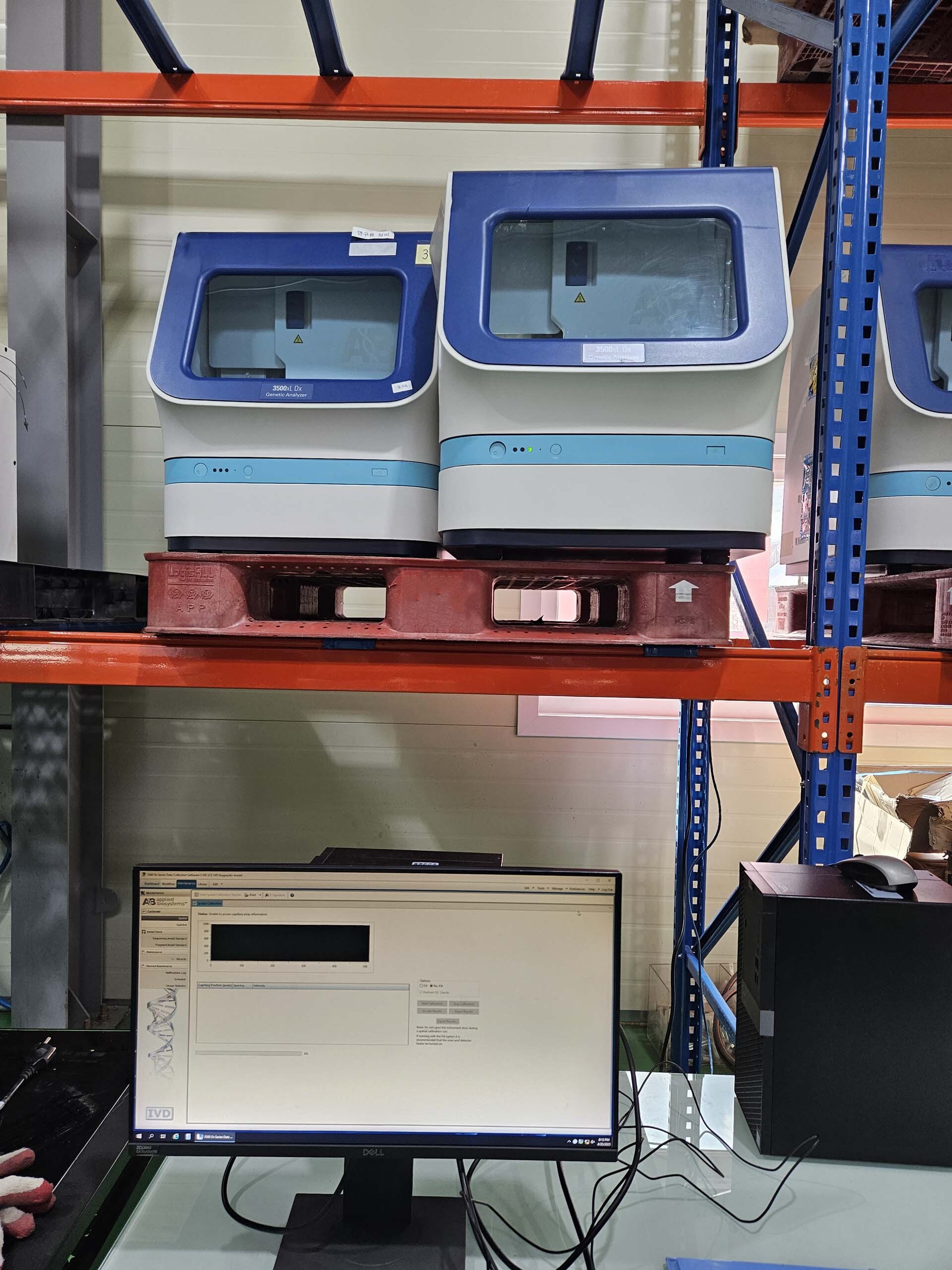 フォト（写真） 使用される APPLIED BIOSYSTEMS / HITACHI / ABI 3500 XL DX 販売のために