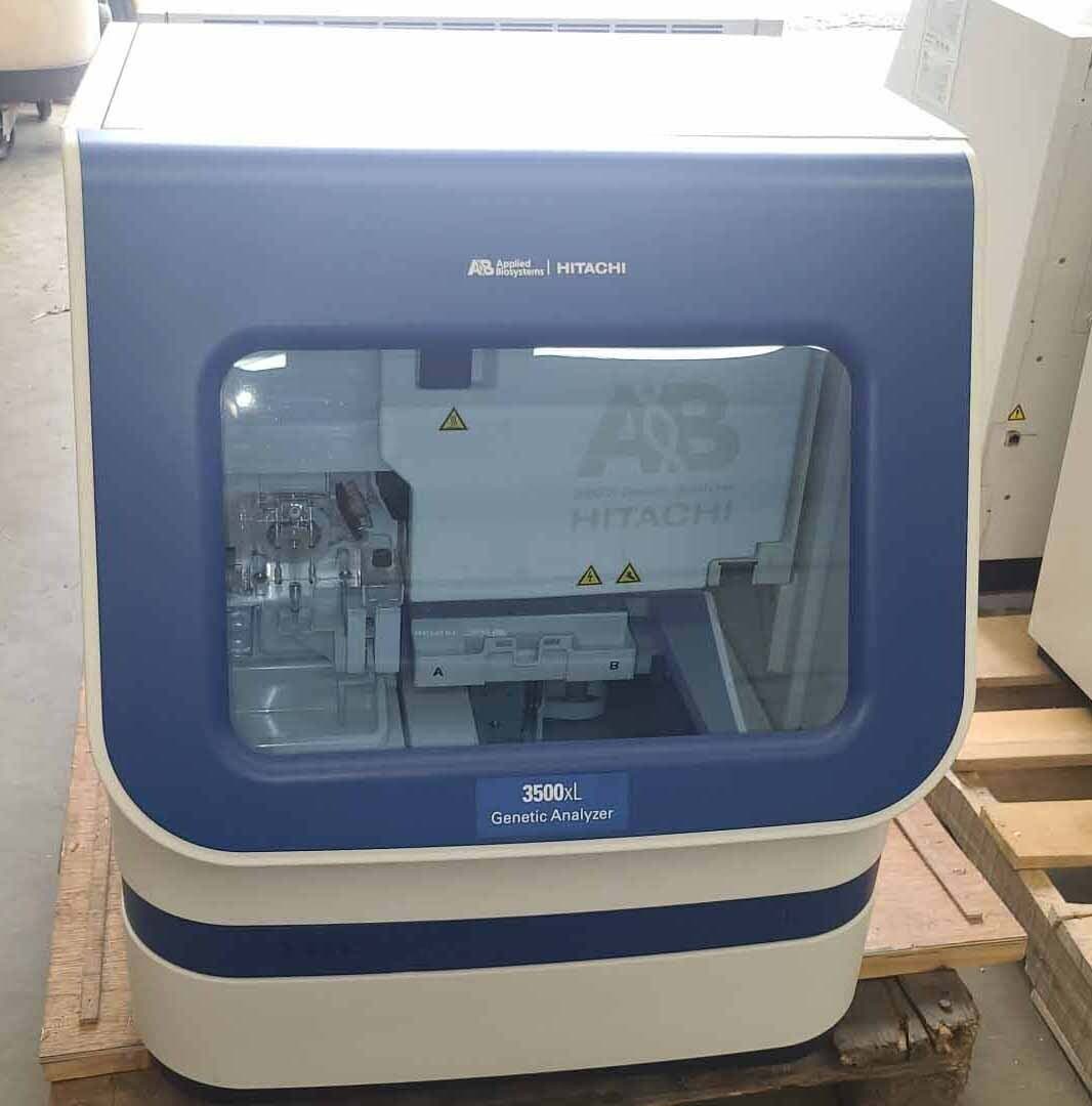 Photo Used APPLIED BIOSYSTEMS / HITACHI / ABI 3500 XL For Sale