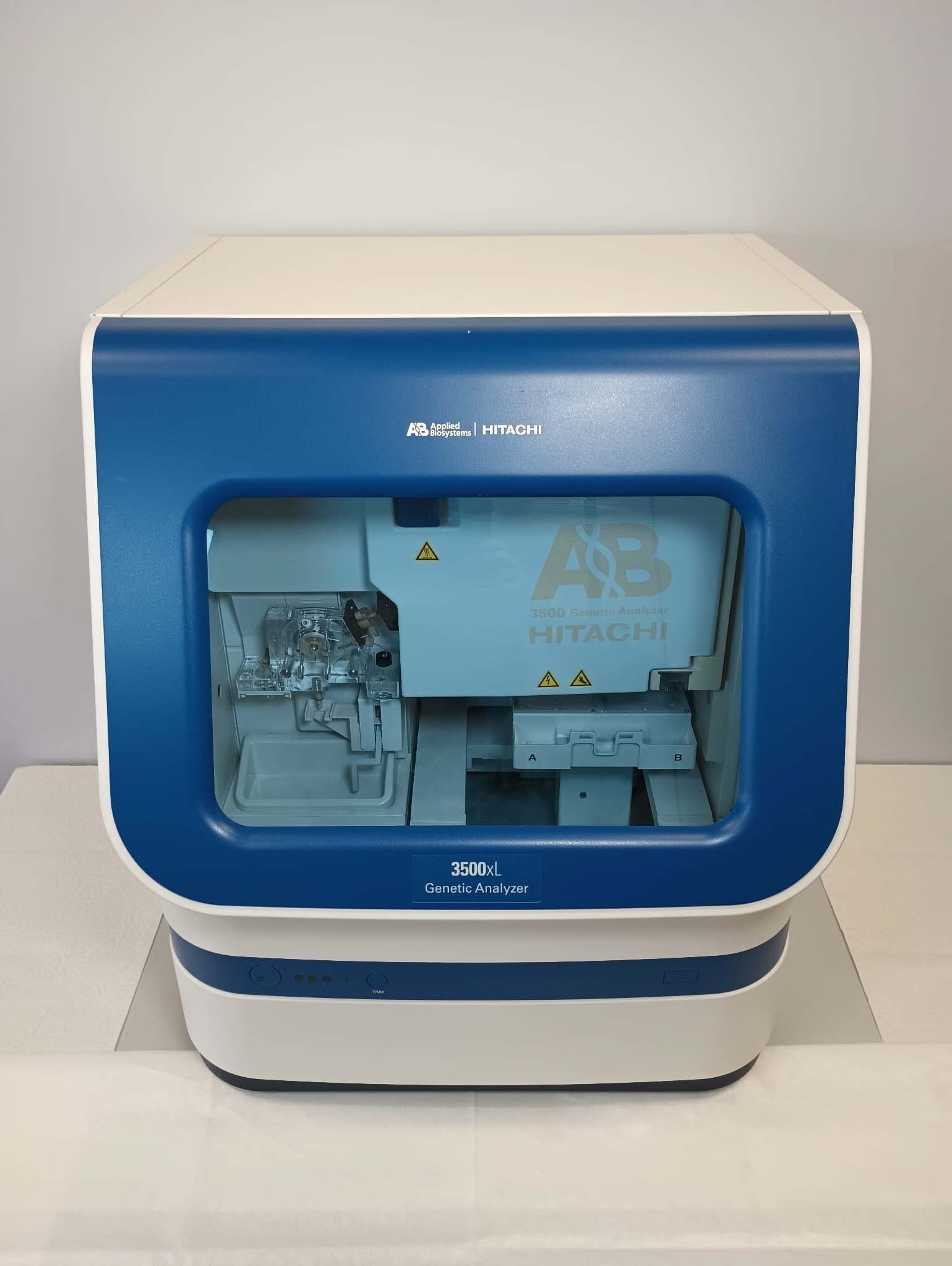 Photo Used APPLIED BIOSYSTEMS / HITACHI / ABI 3500 XL For Sale