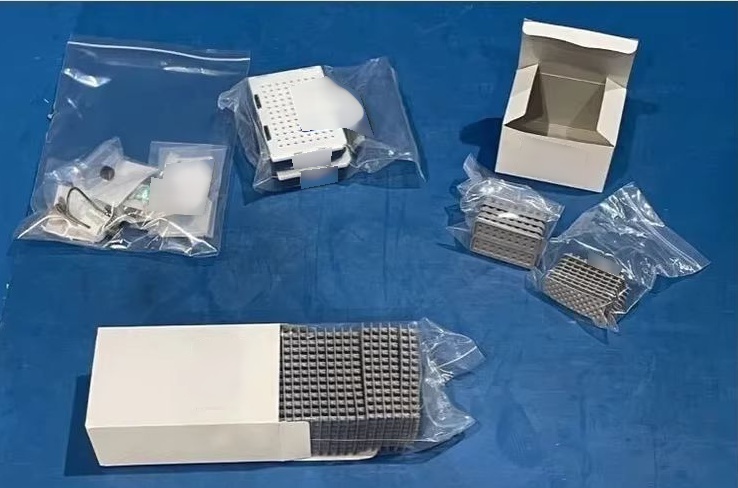 Foto Verwendet APPLIED BIOSYSTEMS / HITACHI / ABI 3500 Zum Verkauf