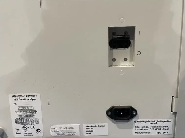 Foto Verwendet APPLIED BIOSYSTEMS / HITACHI / ABI 3500 Zum Verkauf