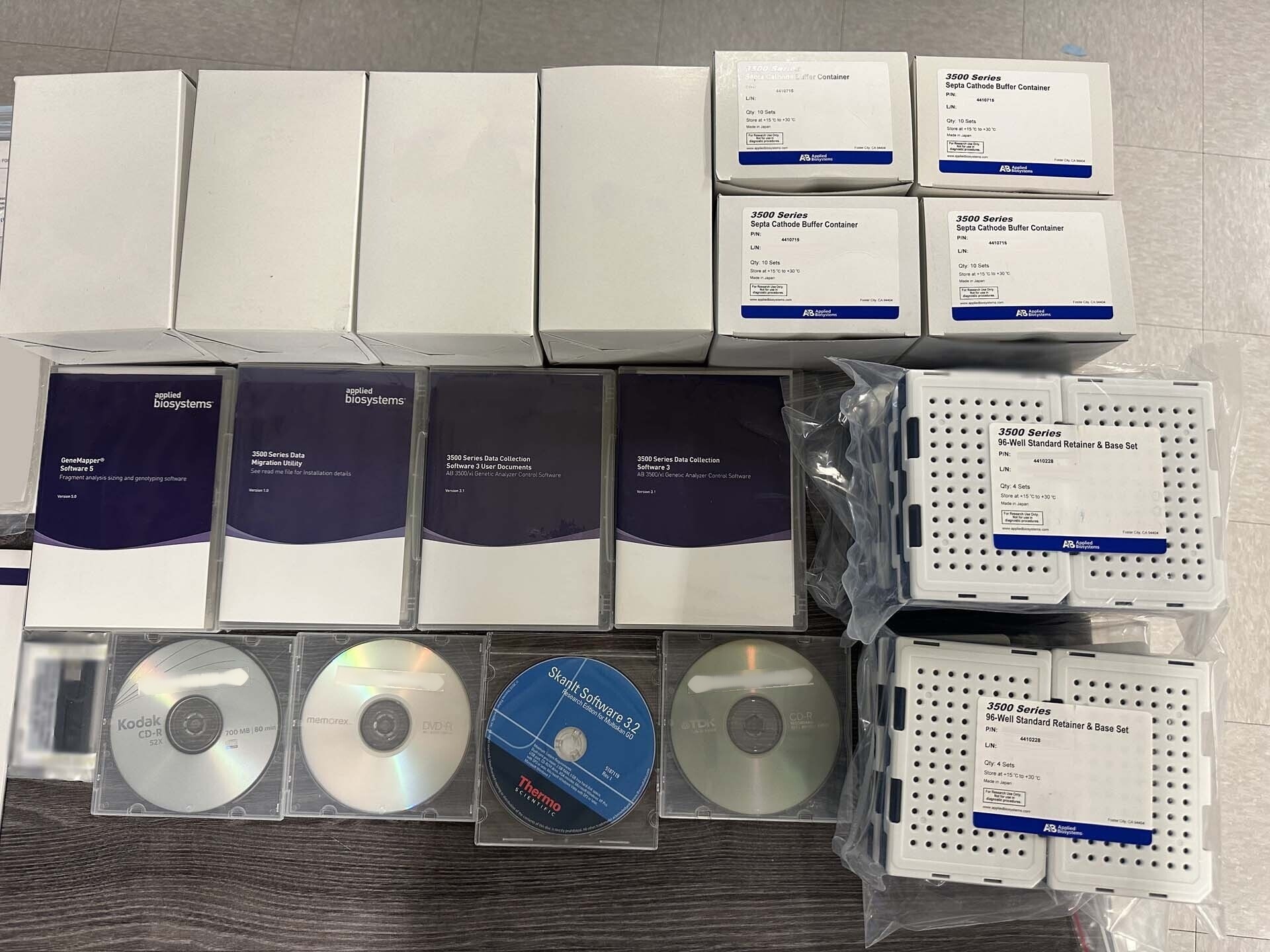 Foto Verwendet APPLIED BIOSYSTEMS / HITACHI / ABI 3500 Zum Verkauf