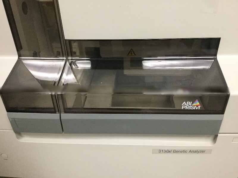Photo Used APPLIED BIOSYSTEMS / HITACHI 3130X For Sale