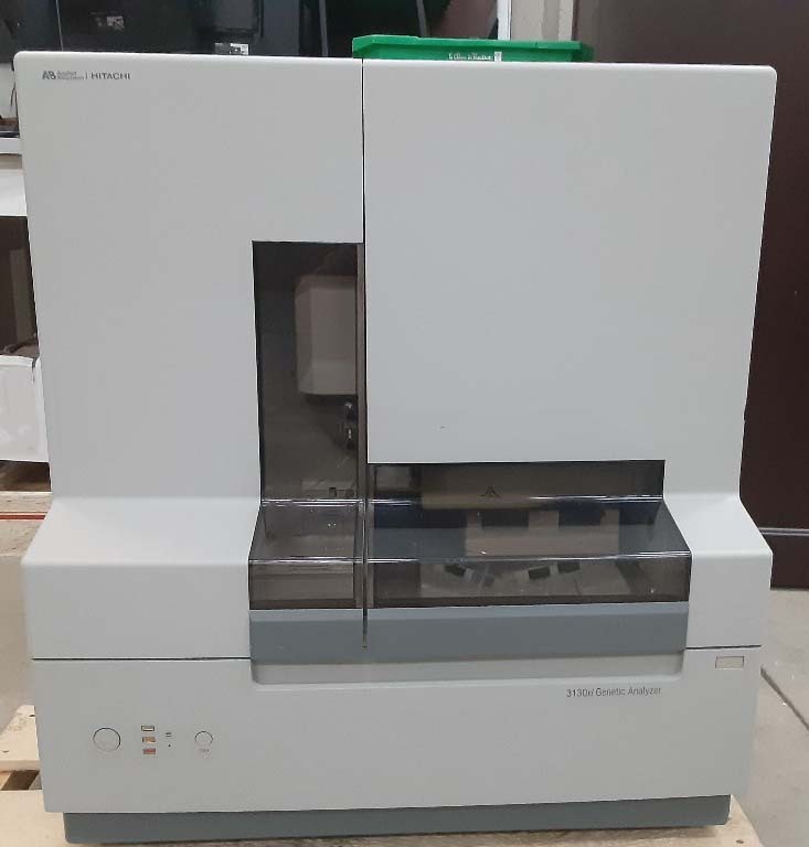 Photo Used APPLIED BIOSYSTEMS / HITACHI 3130 XL For Sale