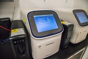 Photo Used APPLIED BIOSYSTEMS / THERMO FISHER SCIENTIFIC QuantStudio 3 For Sale