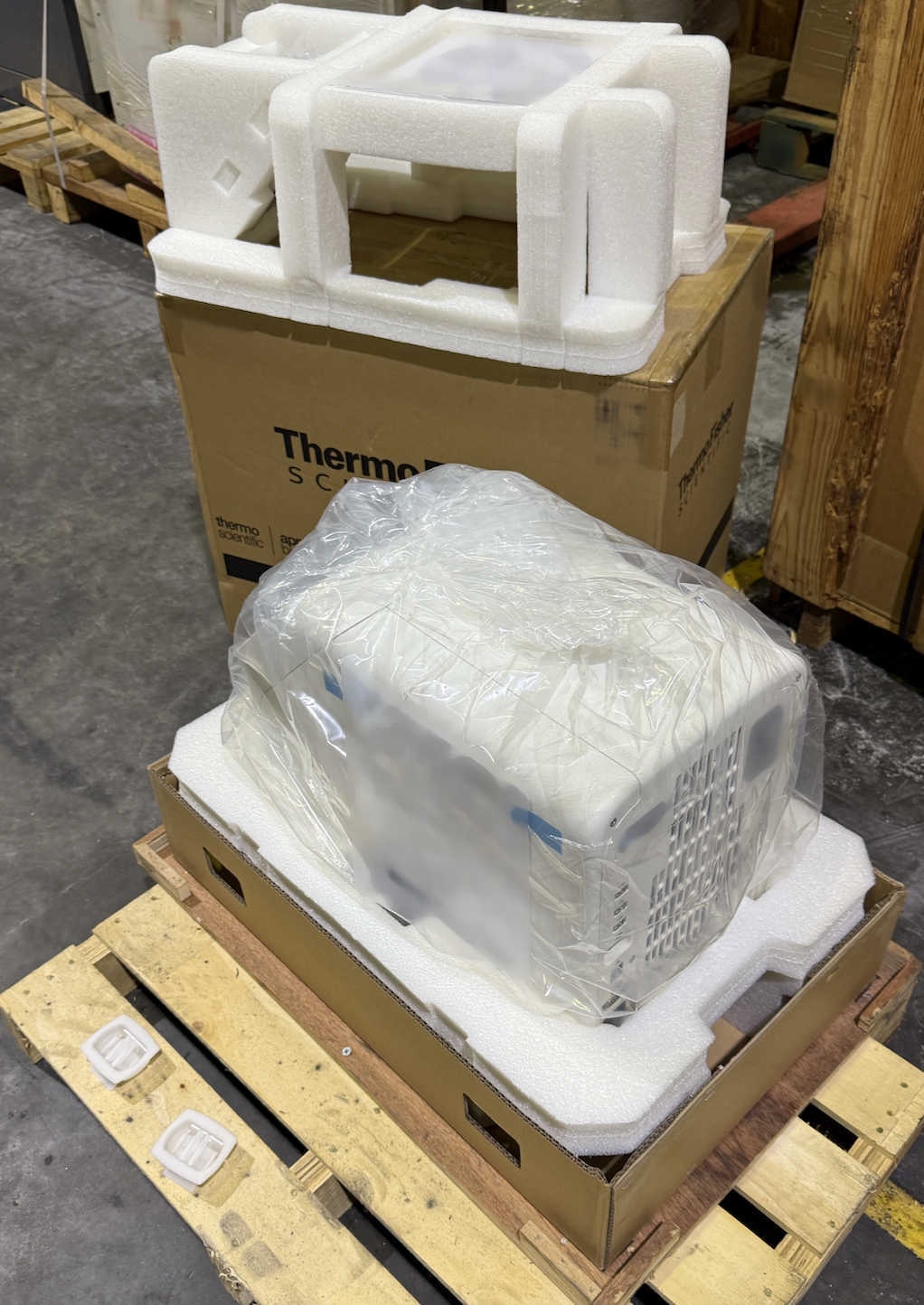 フォト（写真） 使用される APPLIED BIOSYSTEMS / THERMO FISHER SCIENTIFIC QuantStudio 3 販売のために