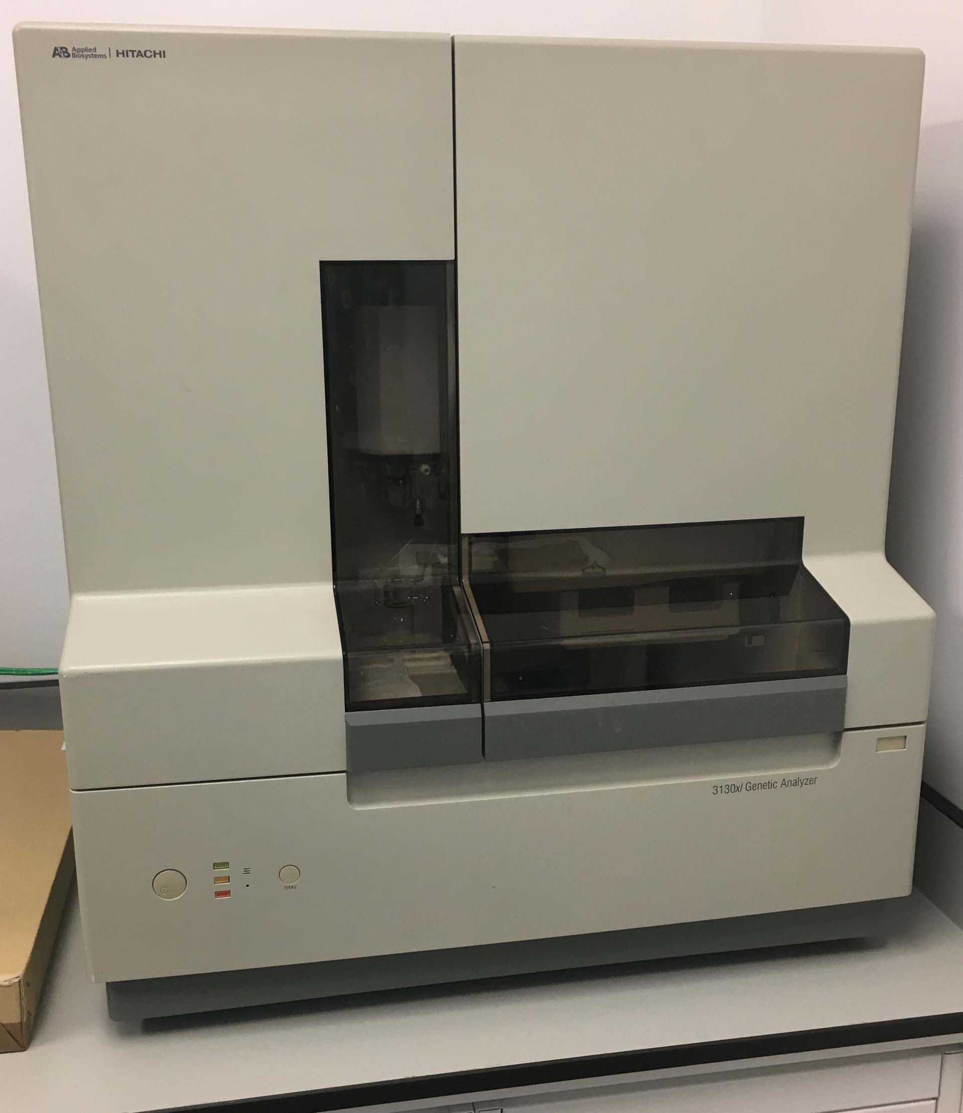 Photo Used APPLIED BIOSYSTEMS 3130 XL For Sale